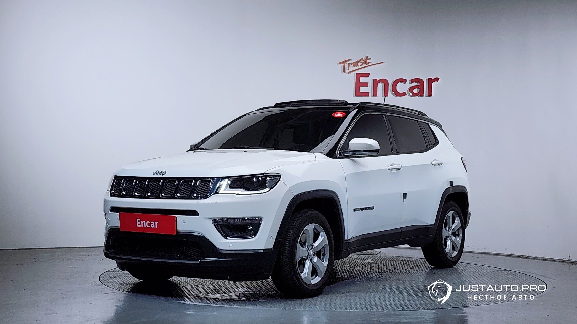 Автомобиль Jeep Compass