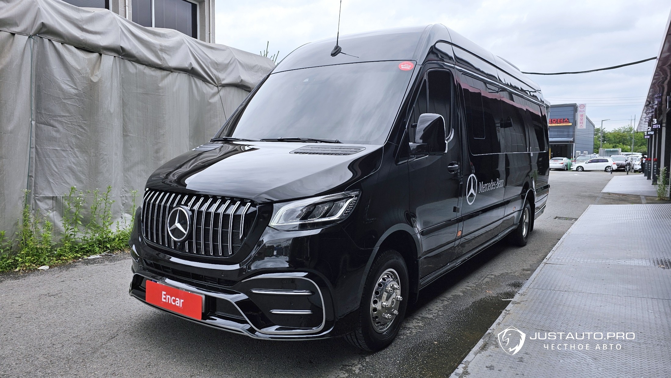 Автомобиль Mercedes-Benz Sprinter