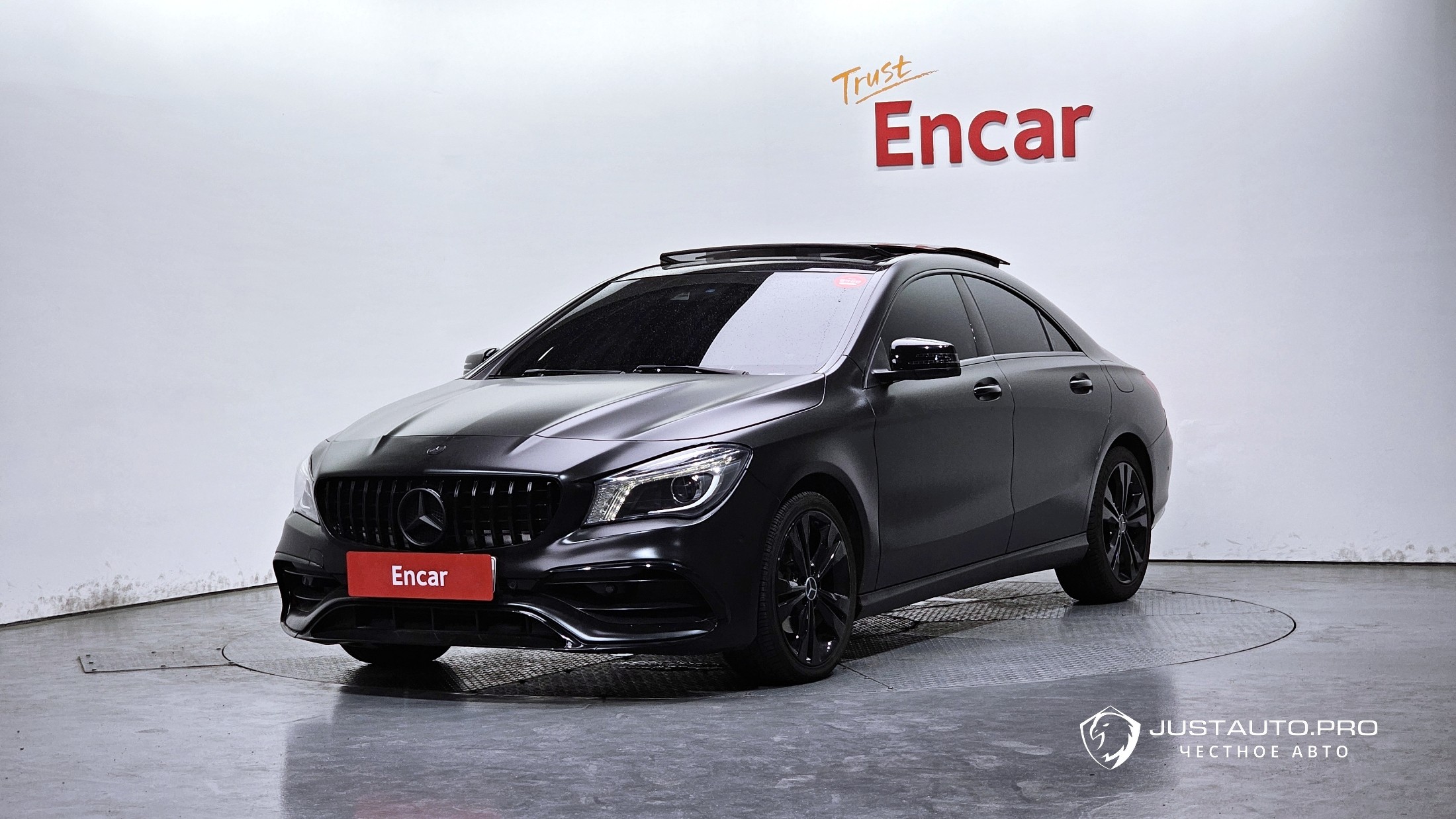 Автомобиль Mercedes-Benz CLA-Class