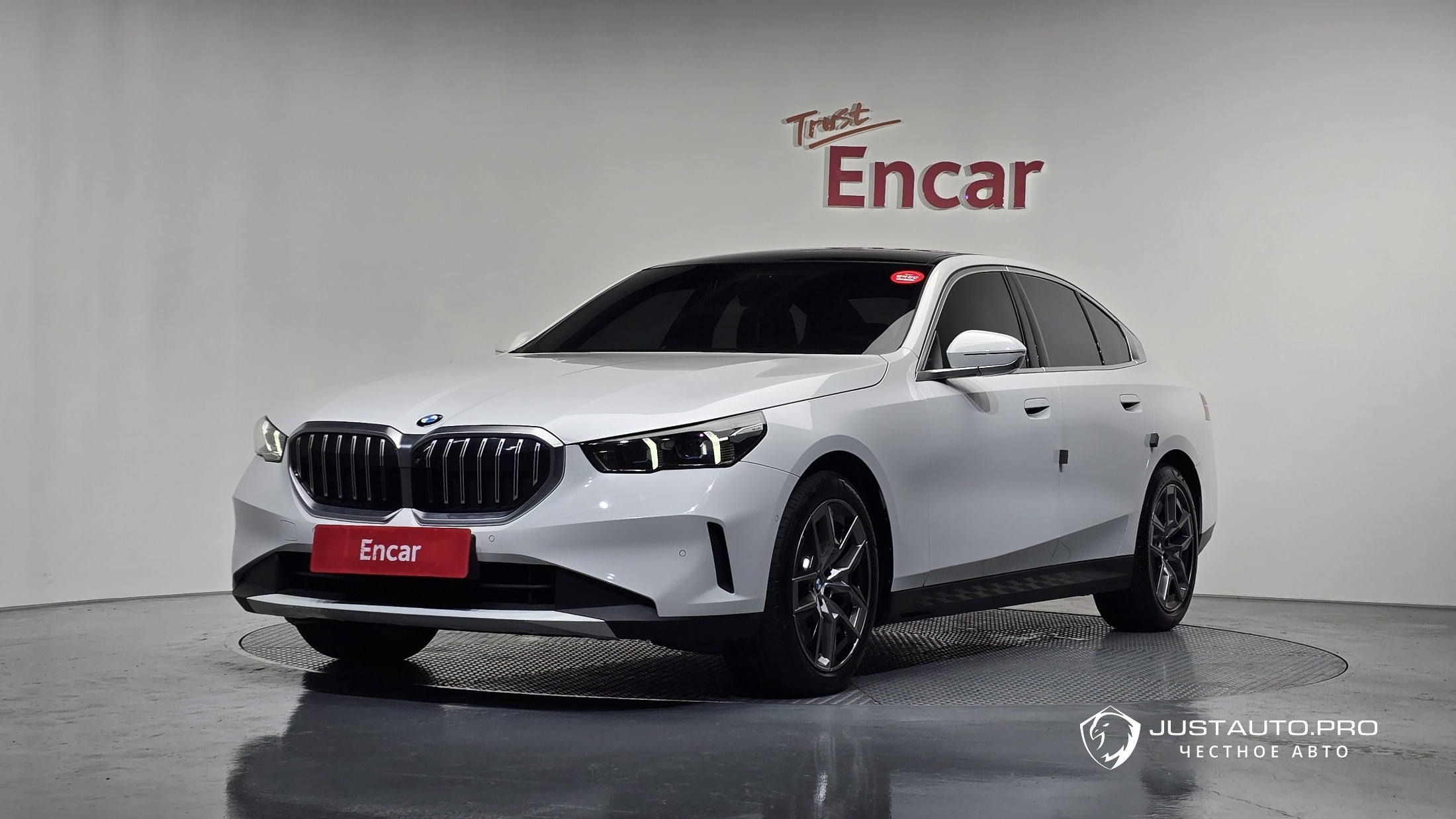 Автомобиль BMW 5-Series