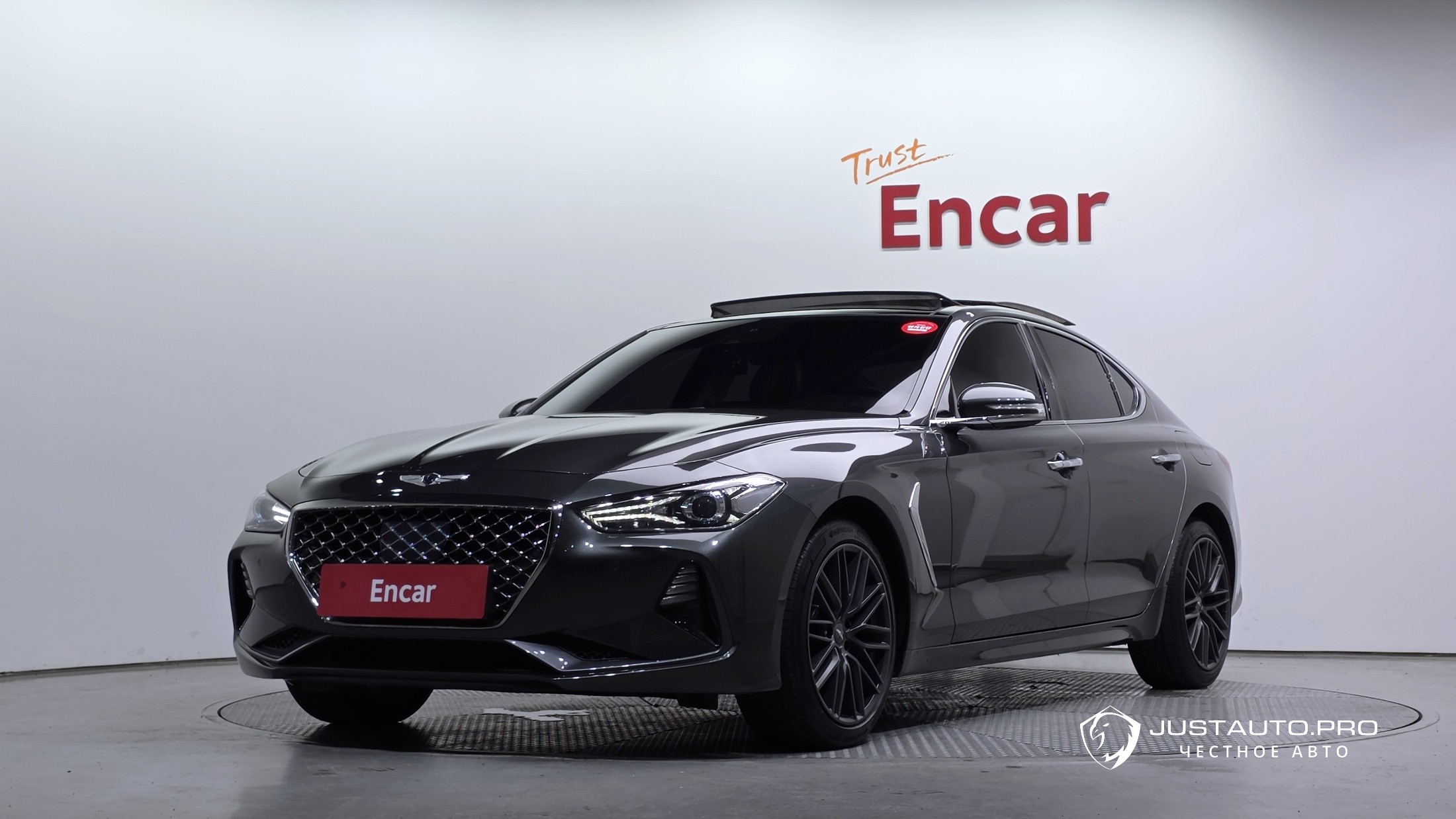Автомобиль Genesis G70