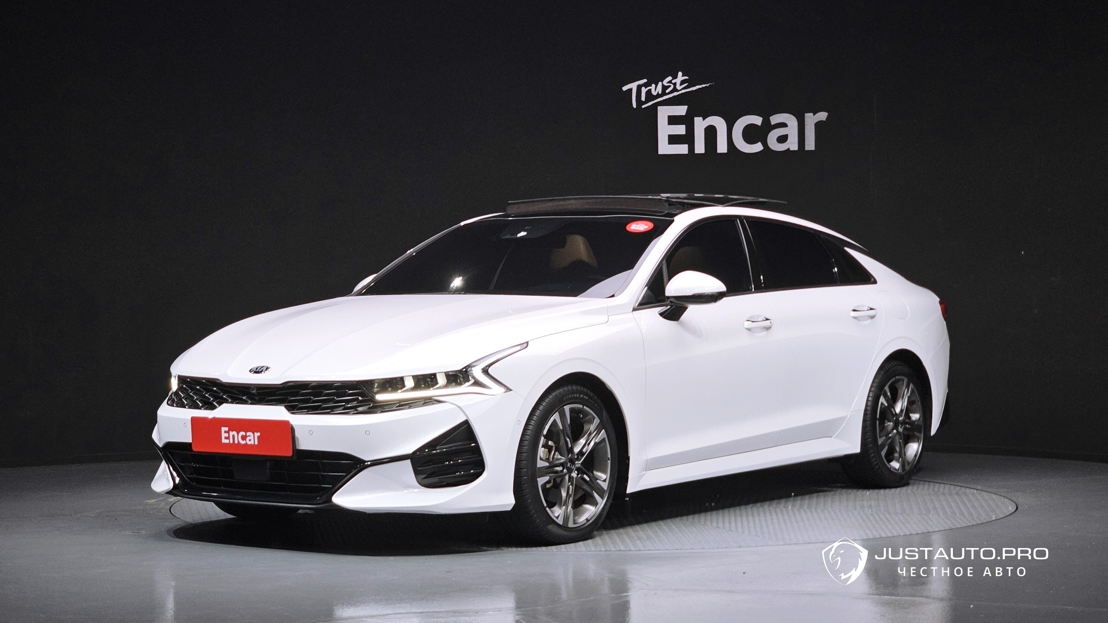 Автомобиль Kia K5