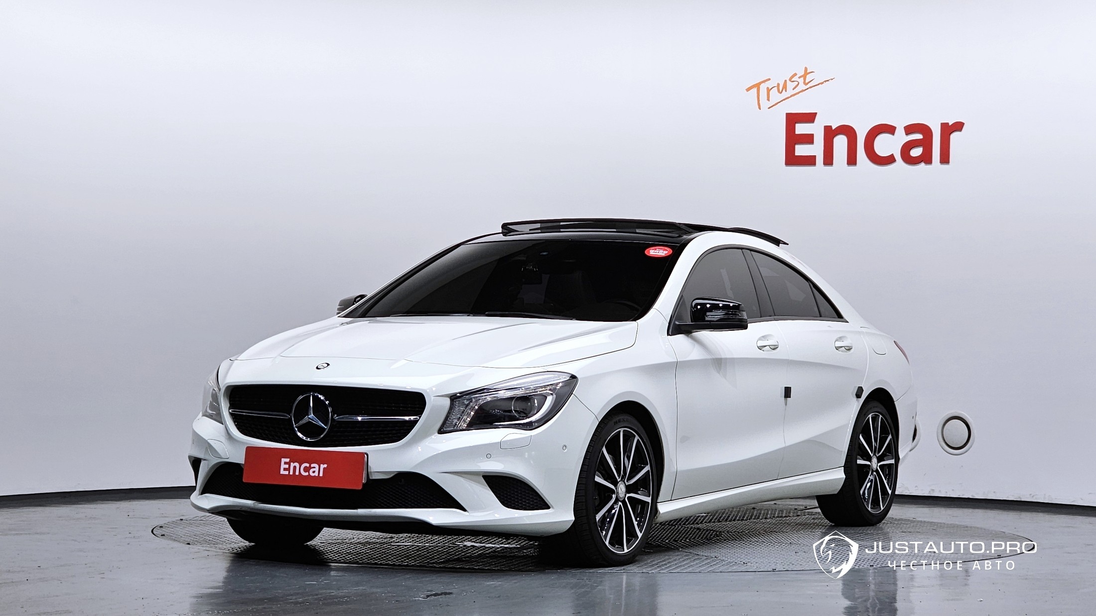 Автомобиль Mercedes-Benz CLA-Class