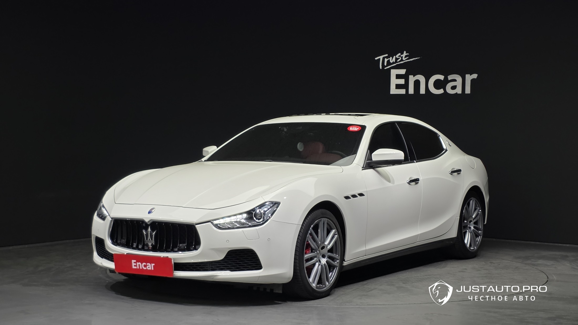 Автомобиль Maserati Ghibli