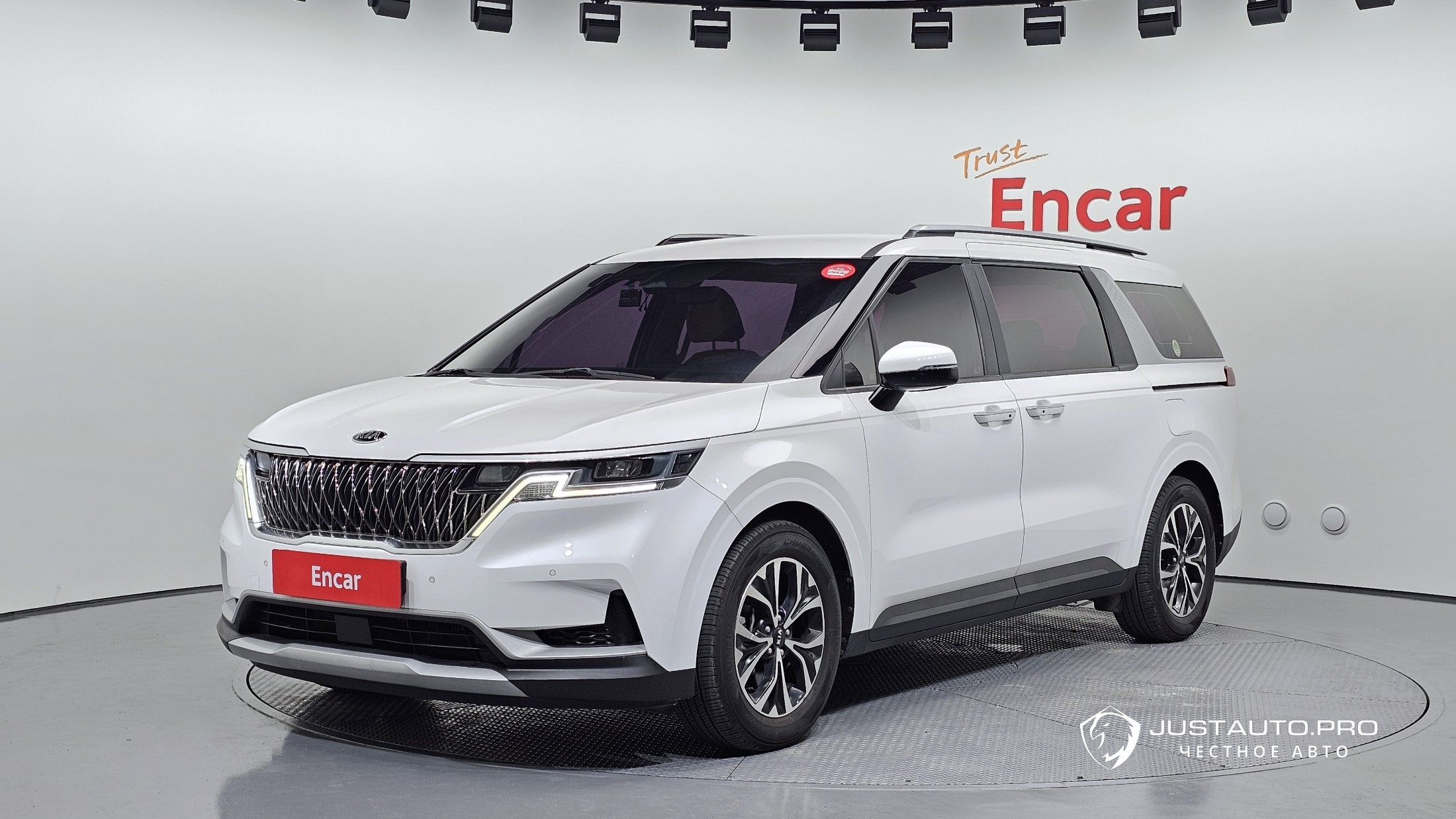 Автомобиль Kia Canival