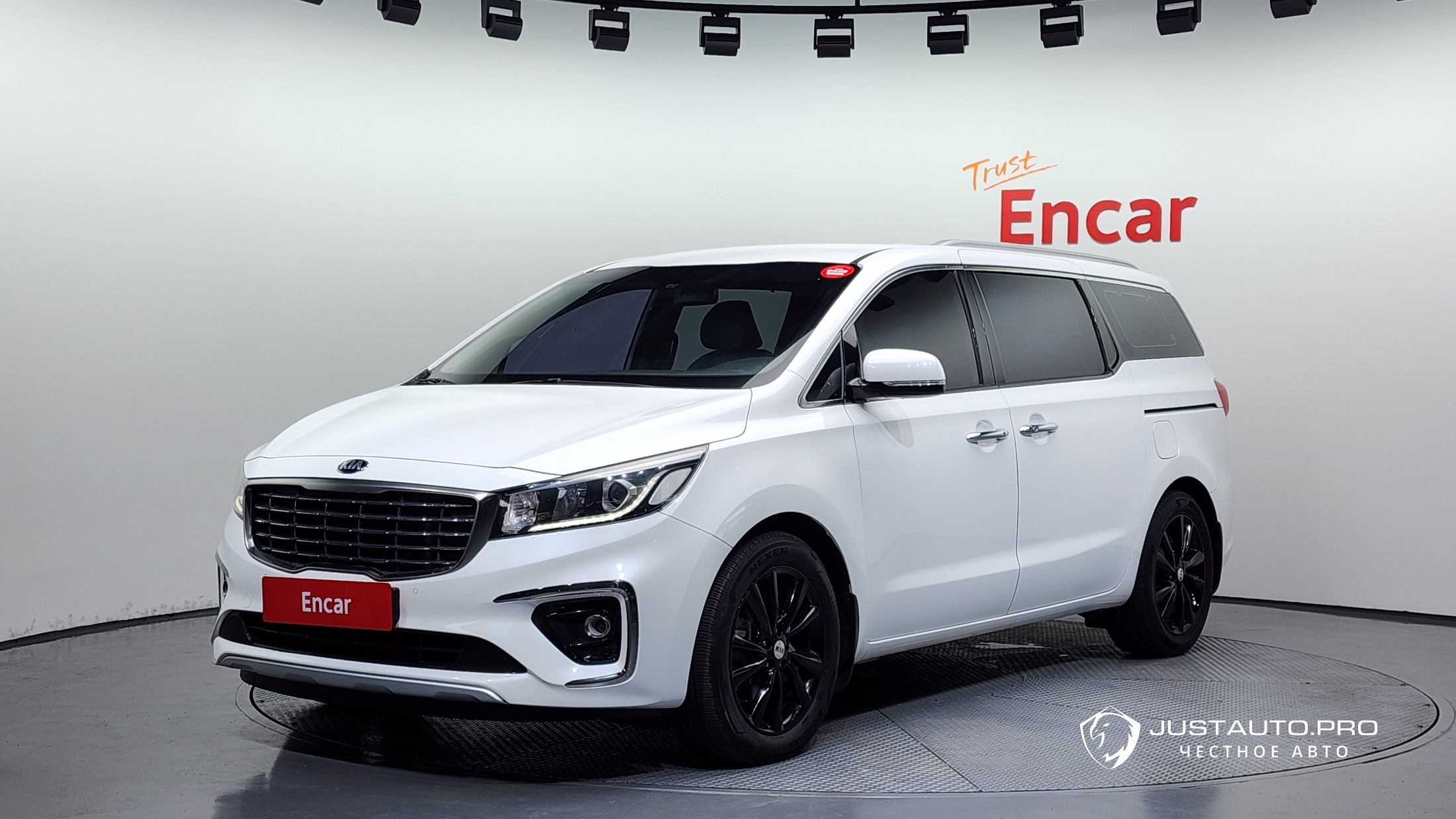 Автомобиль Kia Canival