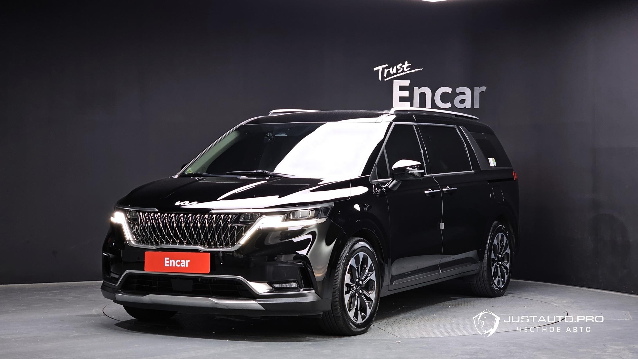 Автомобиль Kia Canival