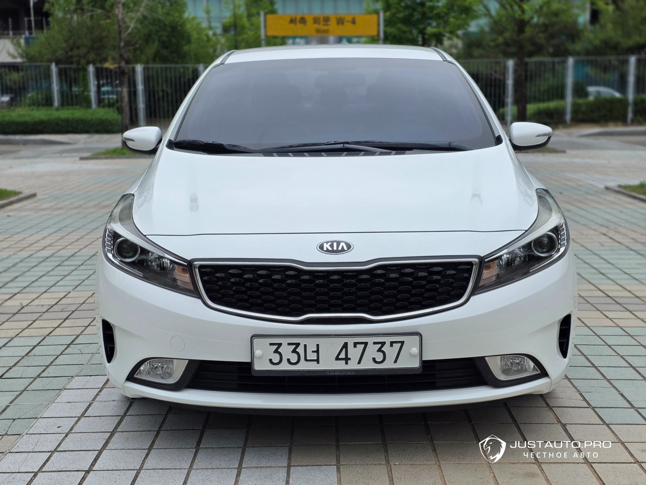 Автомобиль Kia K3
