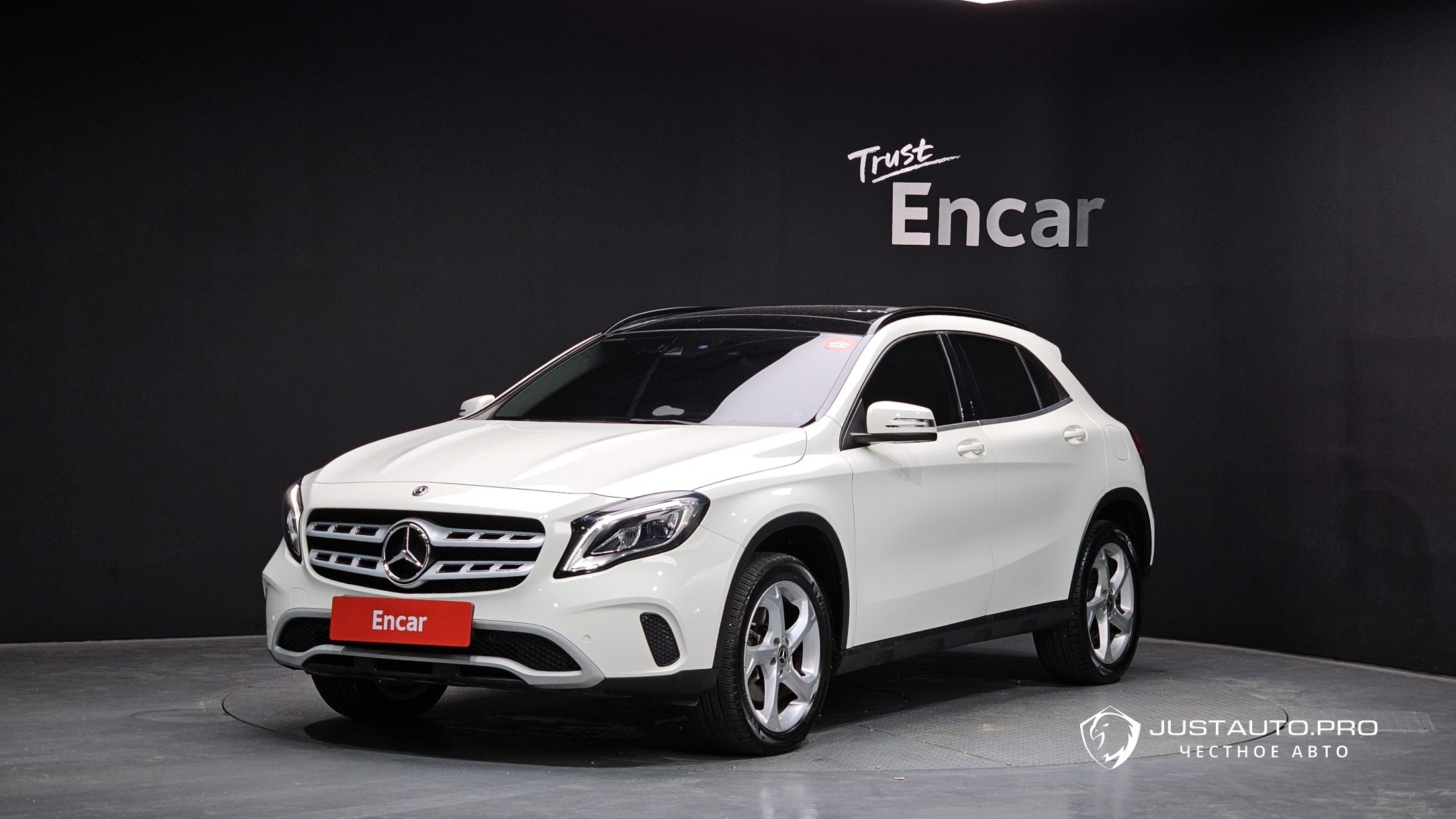Автомобиль Mercedes-Benz GLA-Class