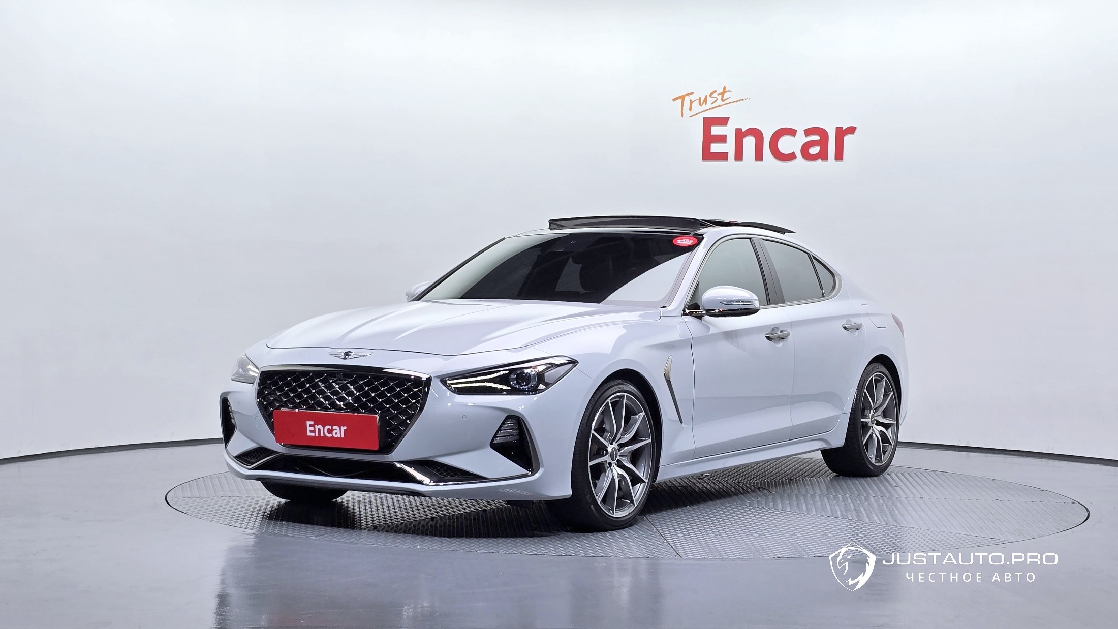 Автомобиль Genesis G70