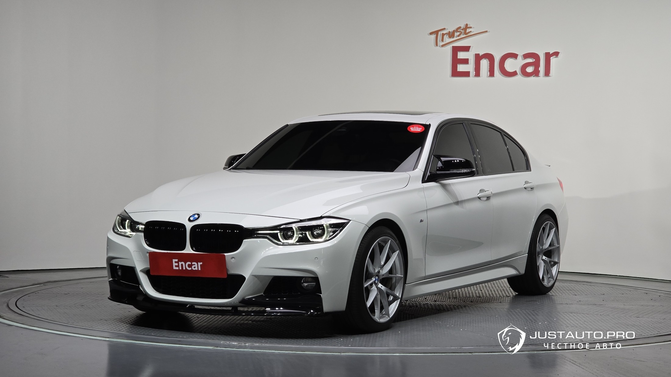 Автомобиль BMW 3-Series