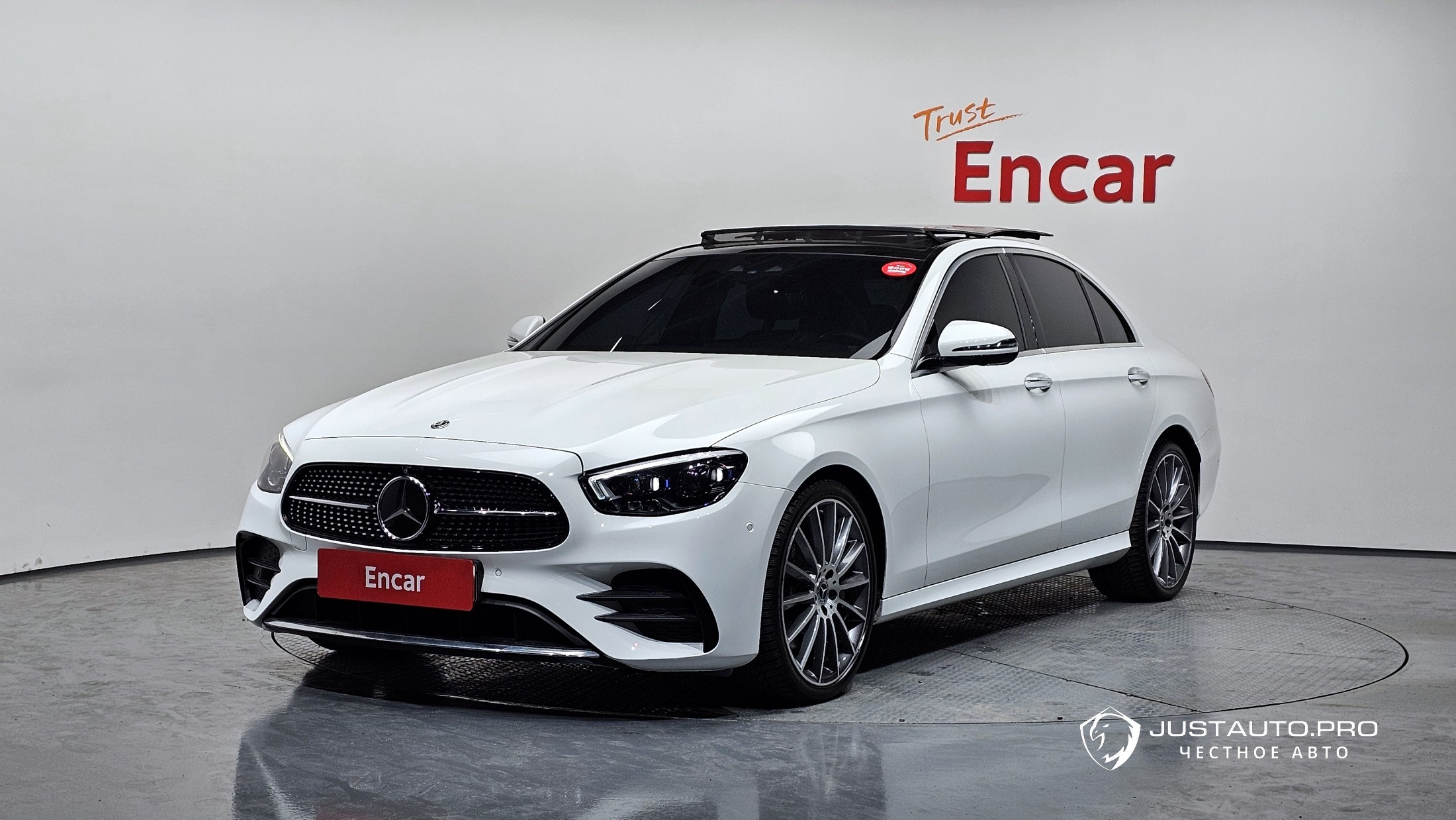 Автомобиль Mercedes-Benz E-Class