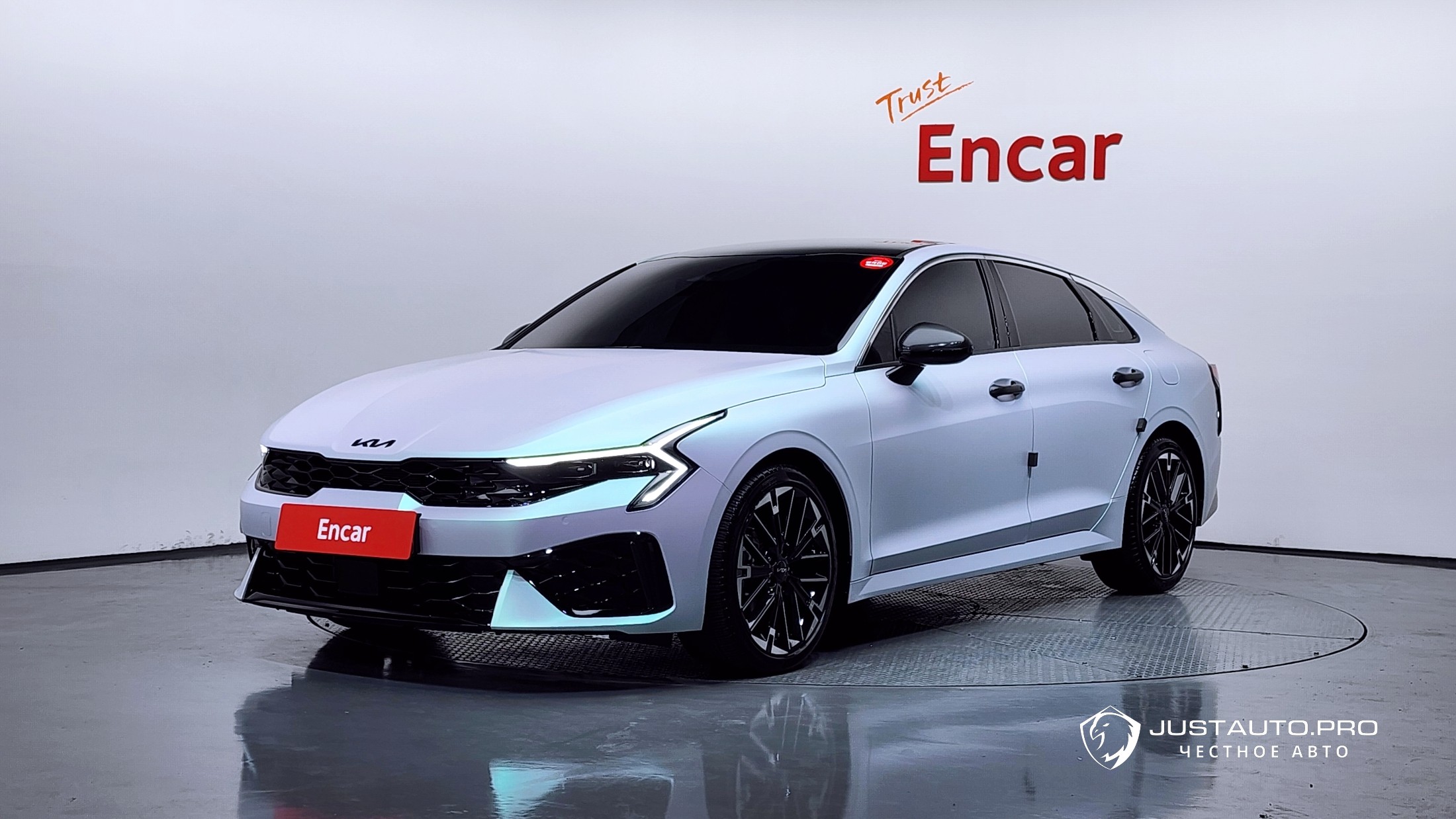 Автомобиль Kia K5