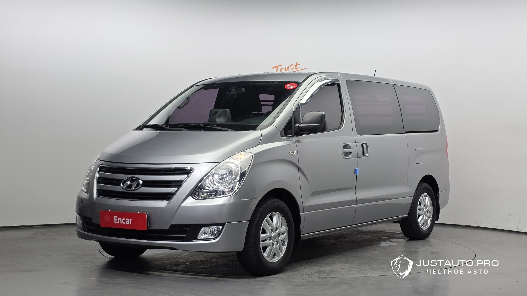 Автомобиль Hyundai Starex