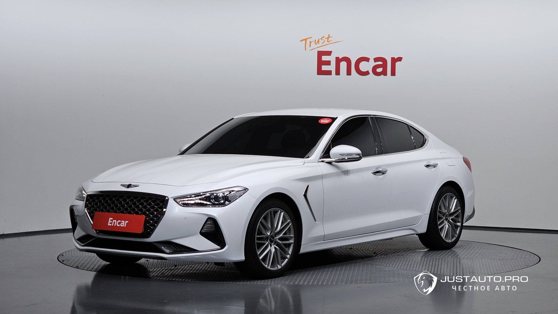 Автомобиль Genesis G70
