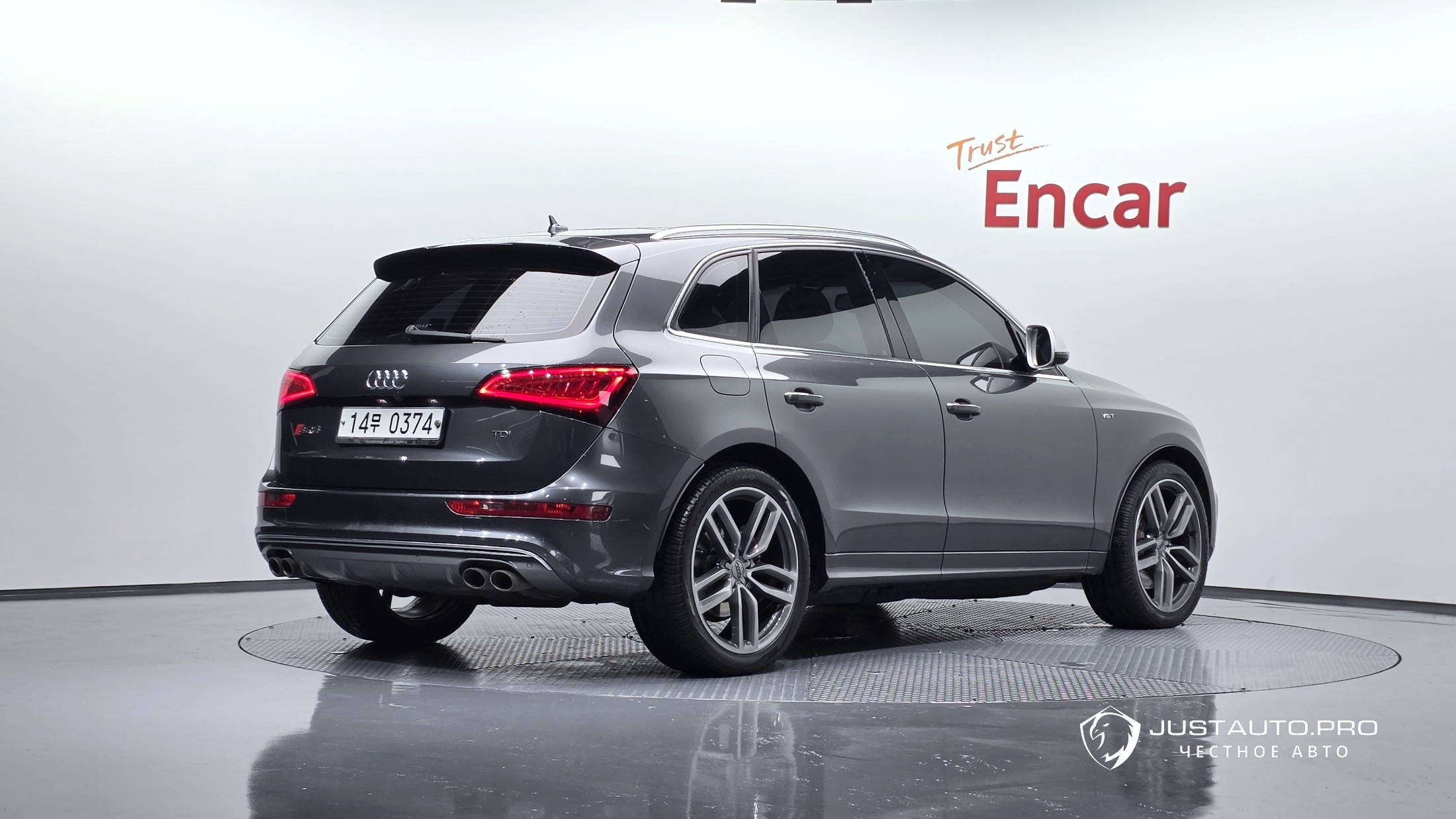 Автомобиль Audi SQ5