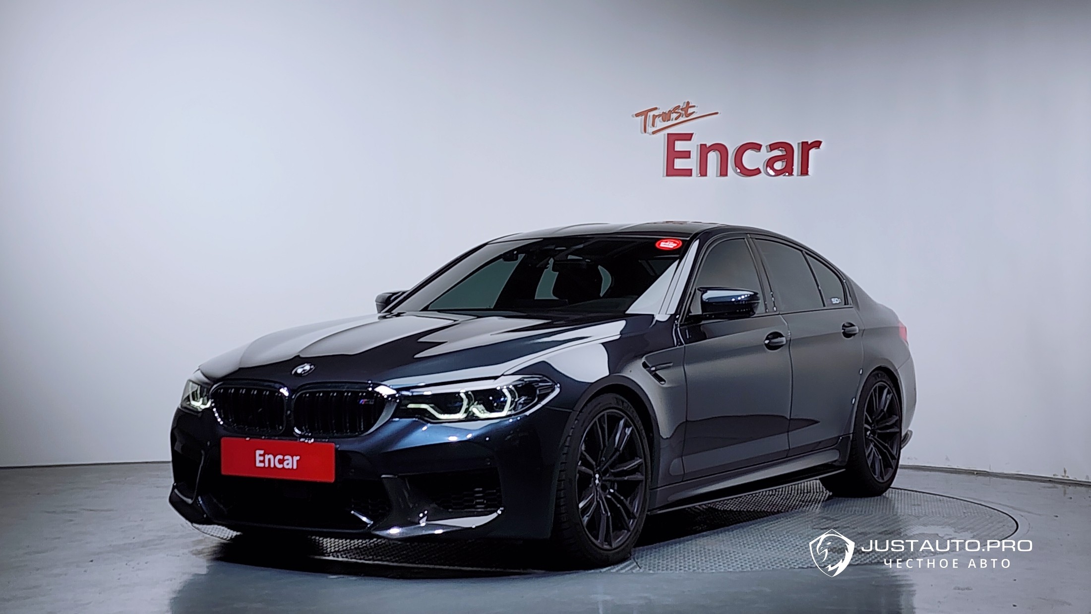 Автомобиль BMW M5