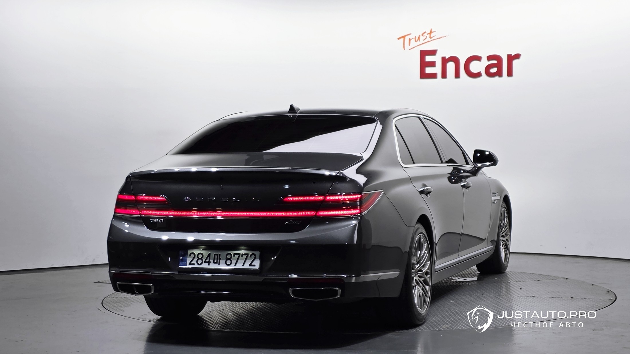 Автомобиль Genesis G90