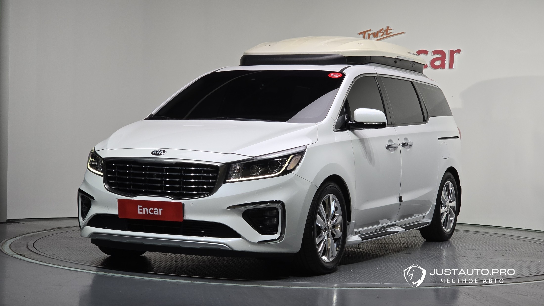 Автомобиль Kia Canival