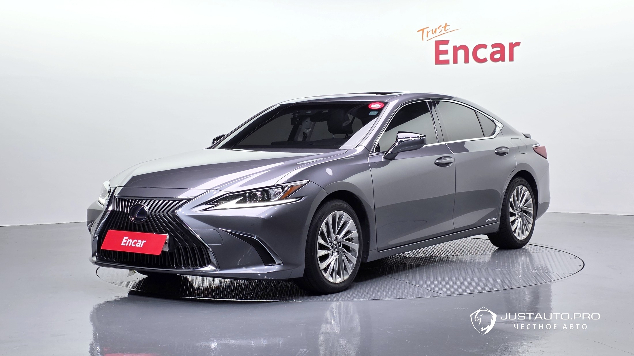 Автомобиль Lexus ES