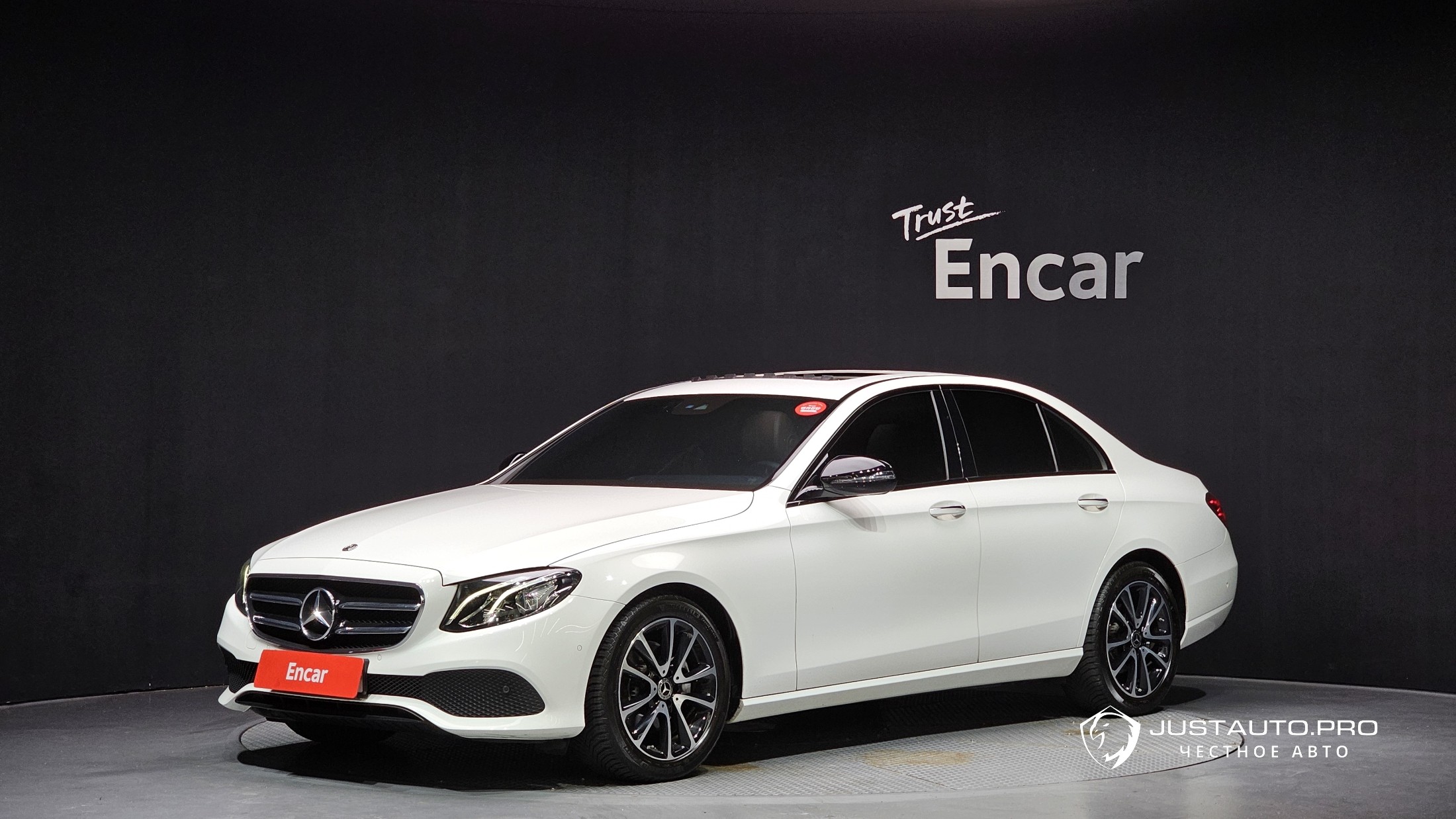 Автомобиль Mercedes-Benz E-Class