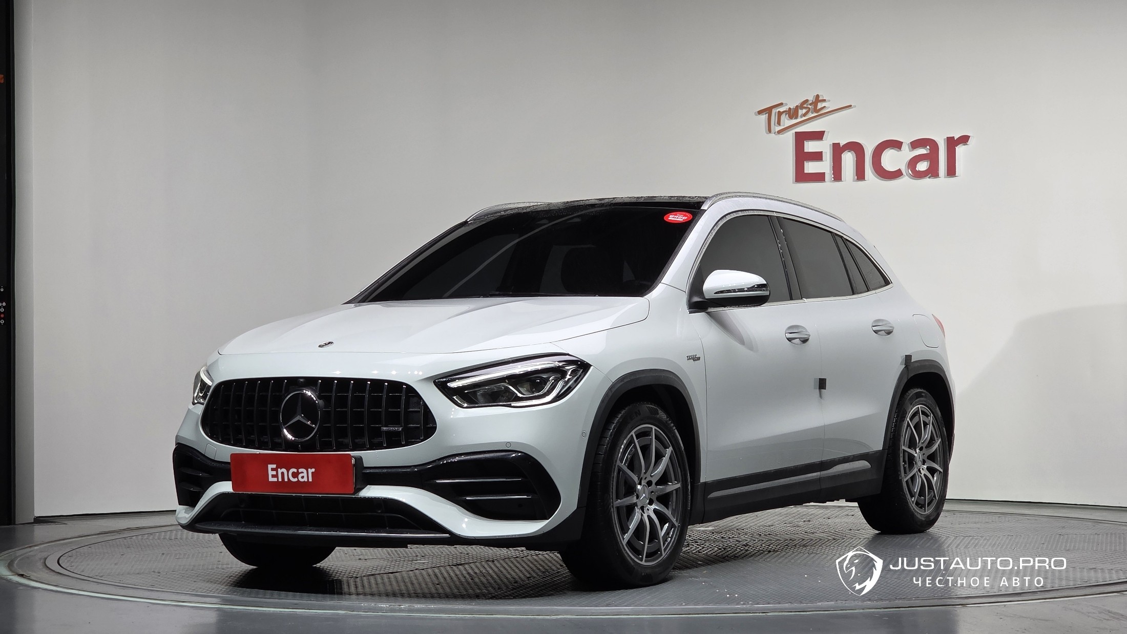 Автомобиль Mercedes-Benz GLA-Class