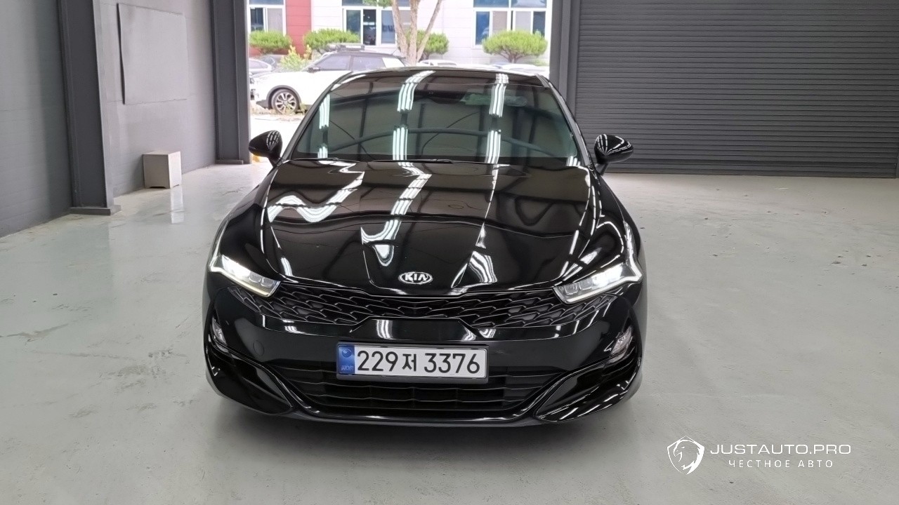 Автомобиль Kia K5