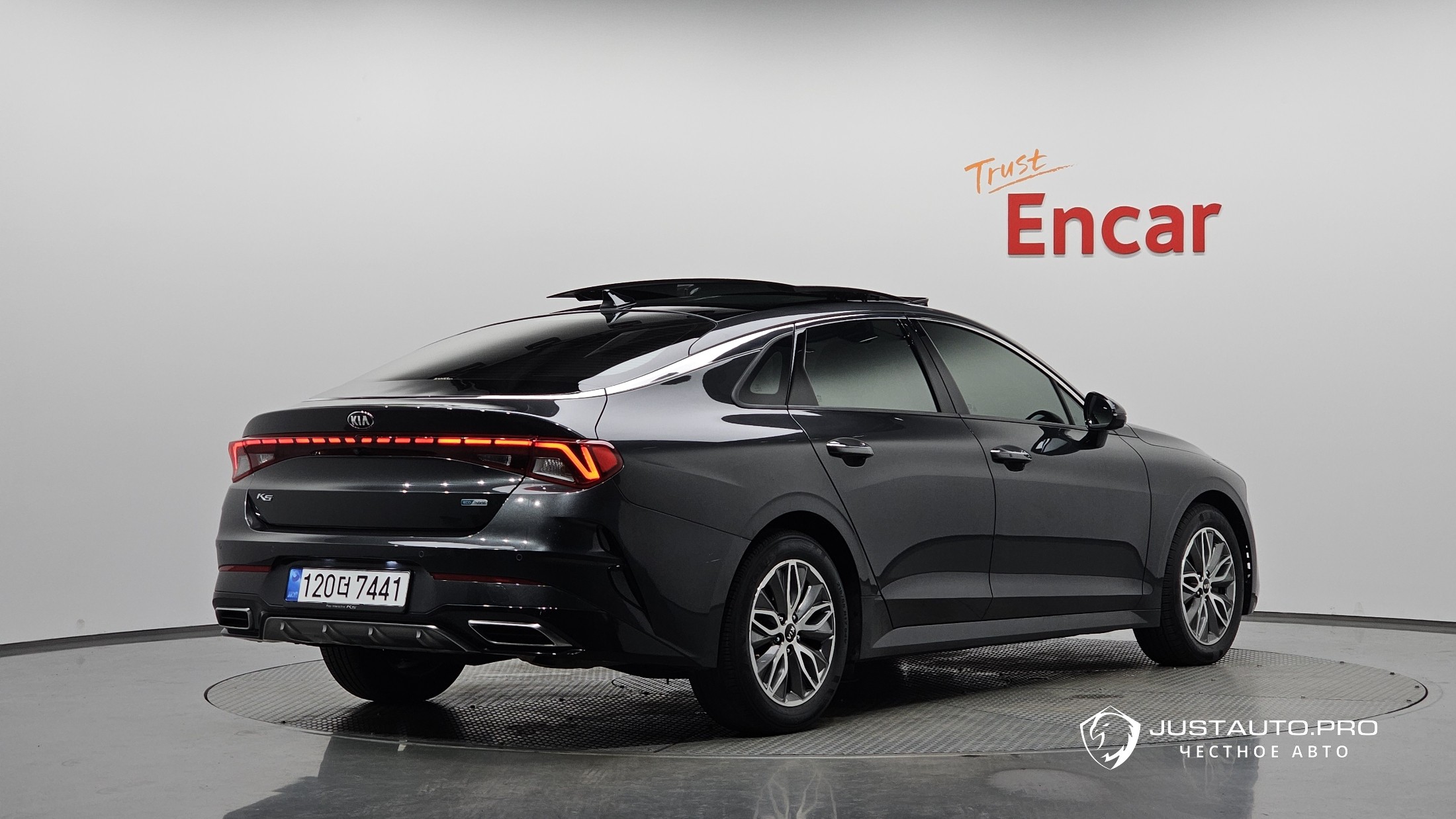 Автомобиль Kia K5