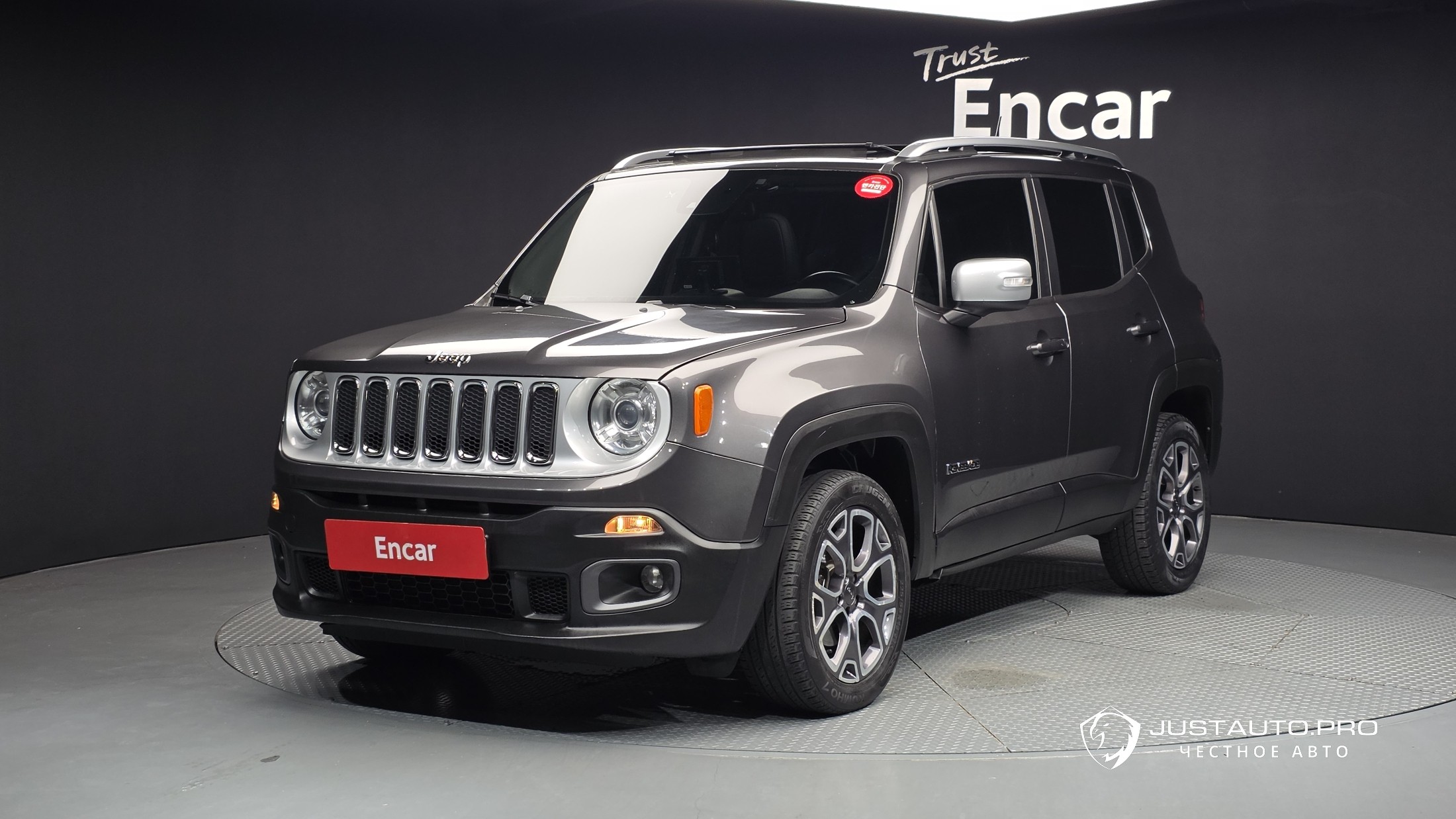 Автомобиль Jeep Renegade