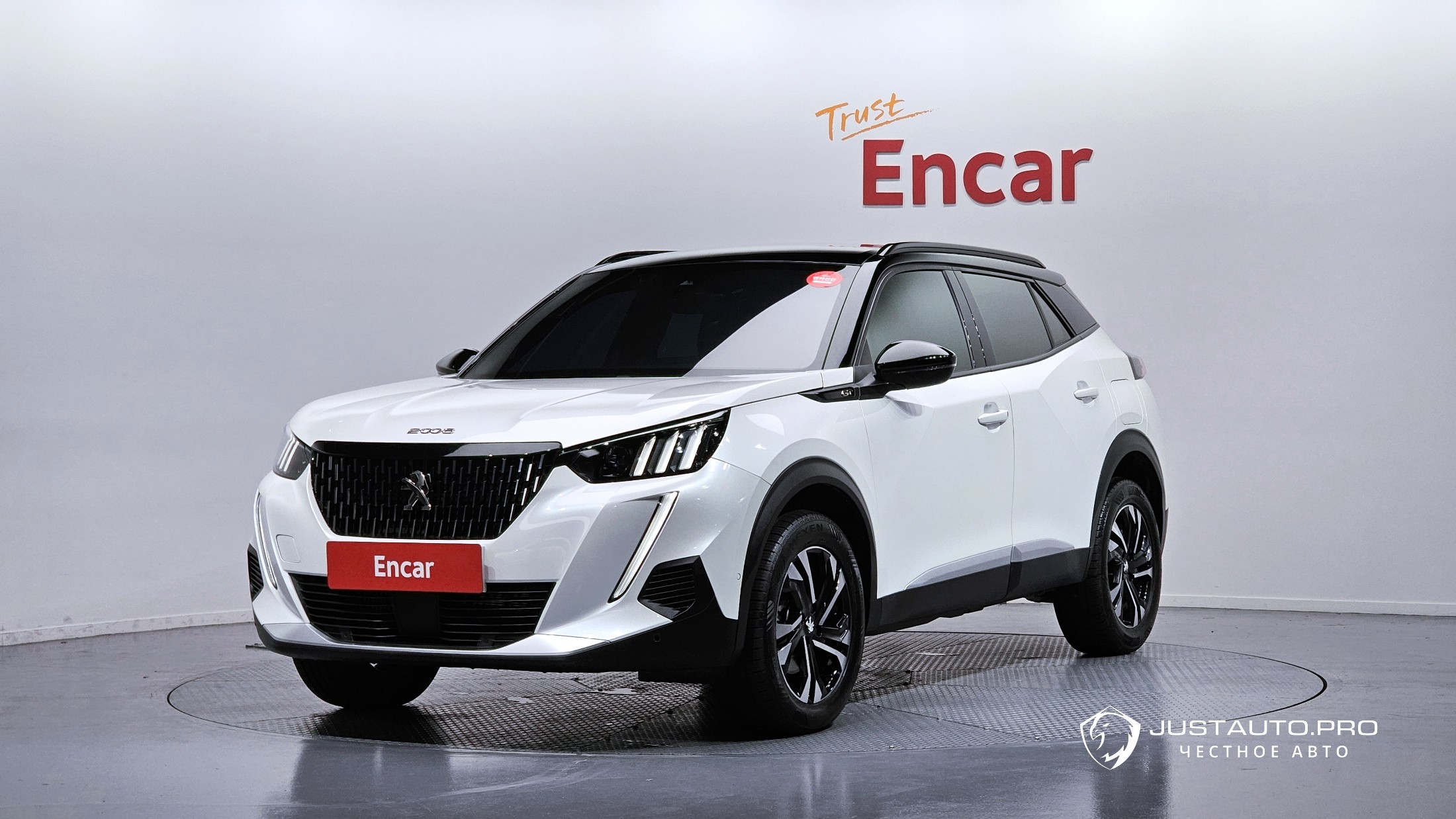 Автомобиль Peugeot 2008