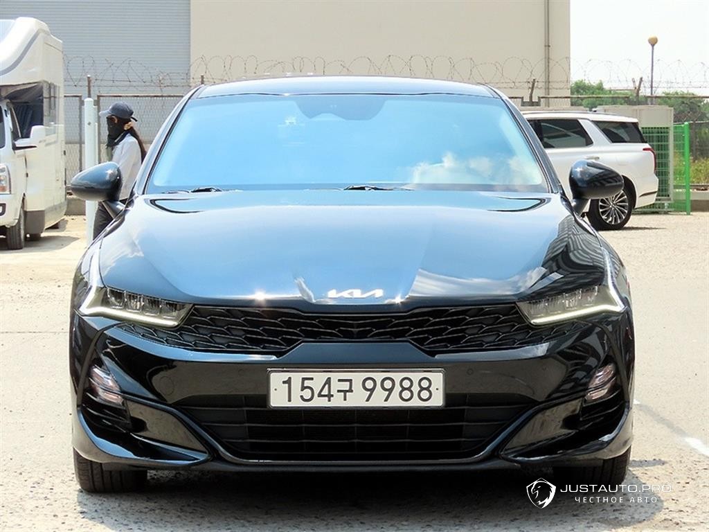 Автомобиль Kia K5