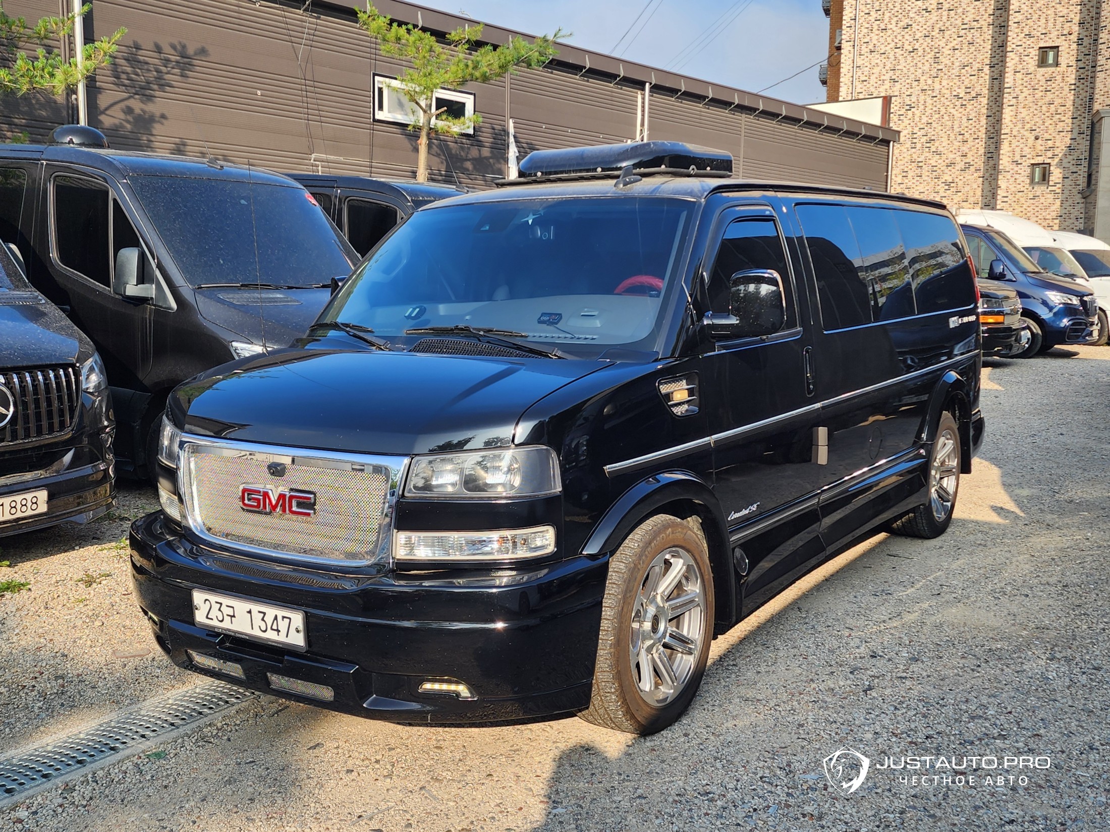 Автомобиль Chevrolet Express Van