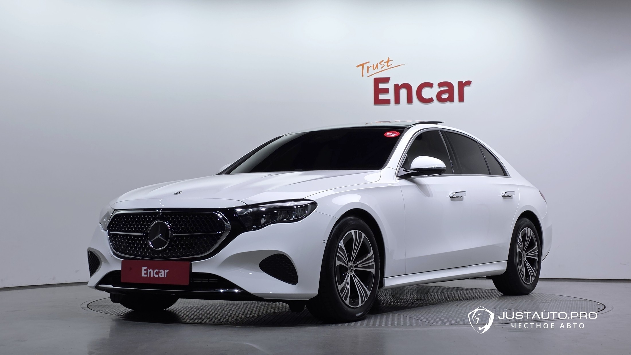 Автомобиль Mercedes-Benz E-Class
