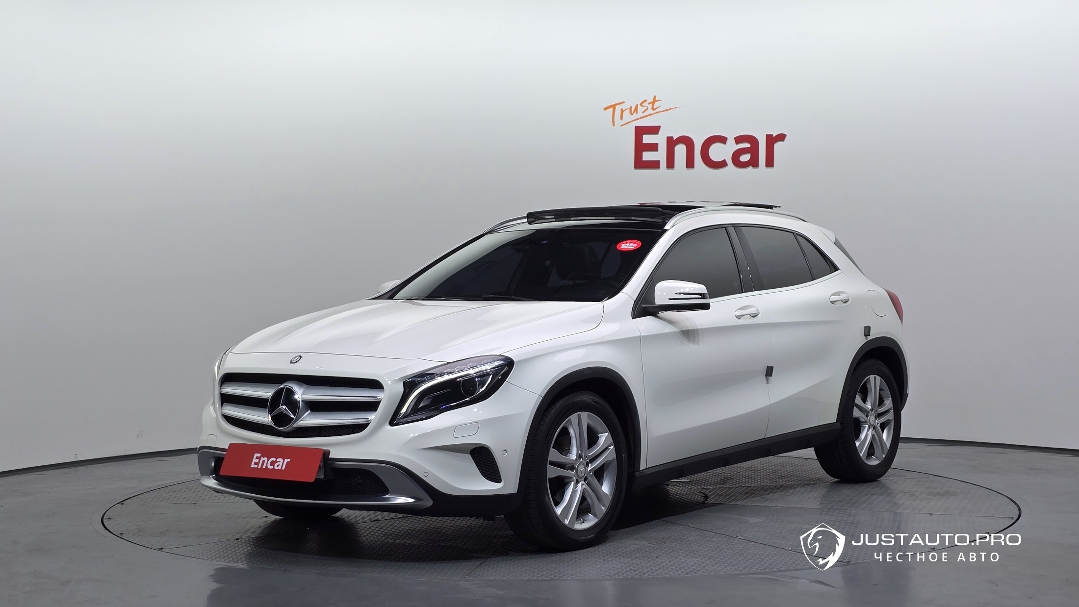 Автомобиль Mercedes-Benz GLA-Class