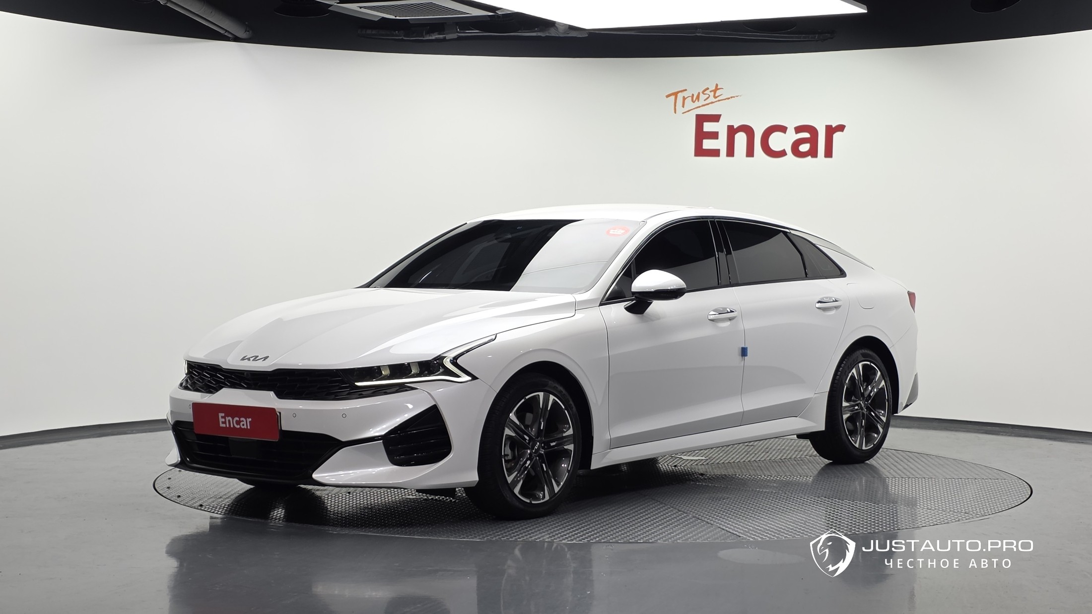 Автомобиль Kia K5