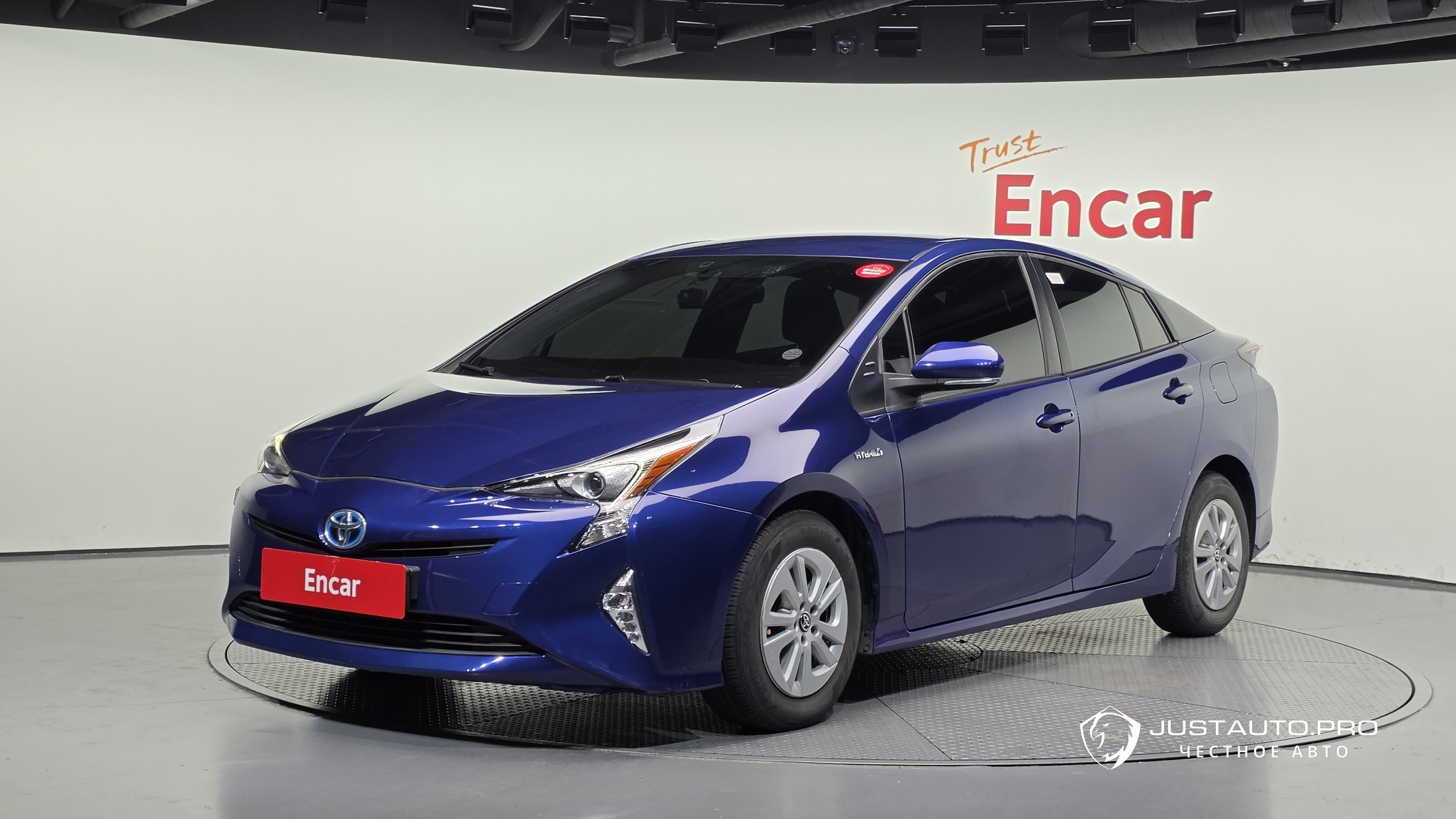 Автомобиль Toyota Prius