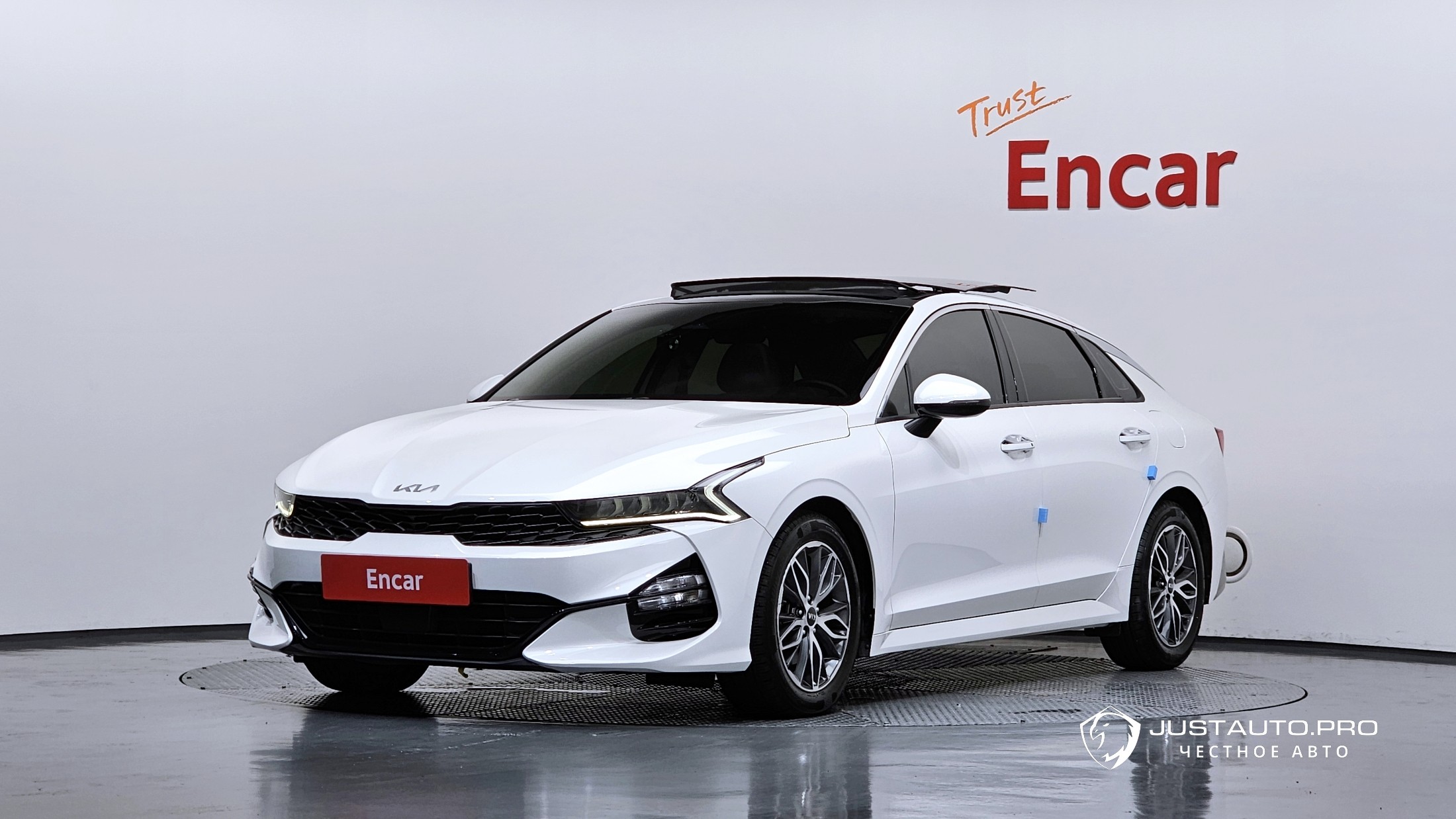 Автомобиль Kia K5