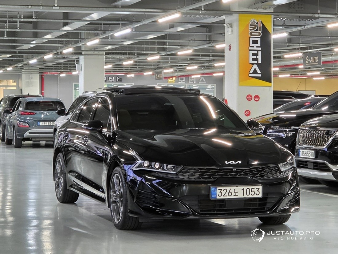 Автомобиль Kia K5
