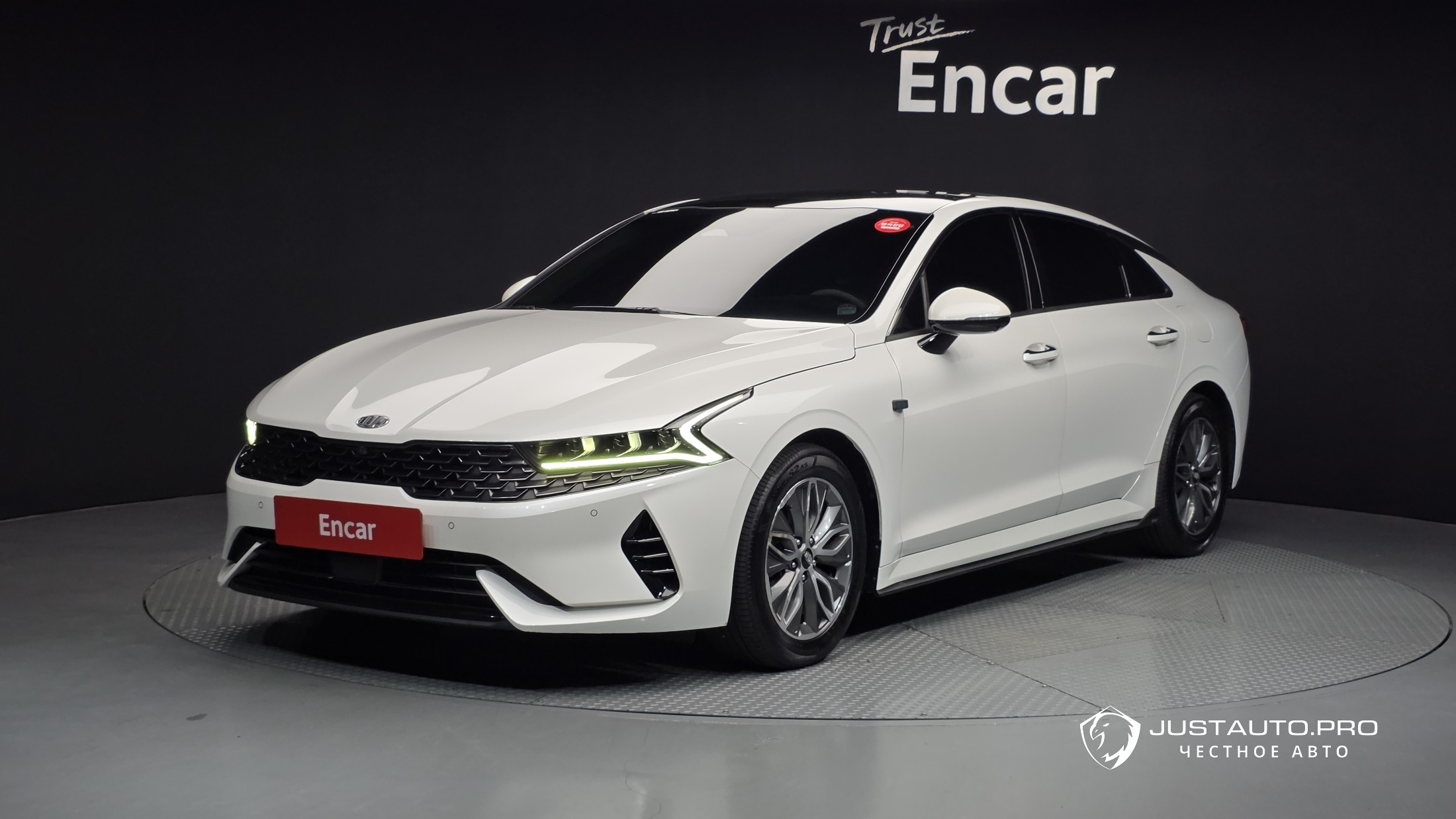 Автомобиль Kia K5