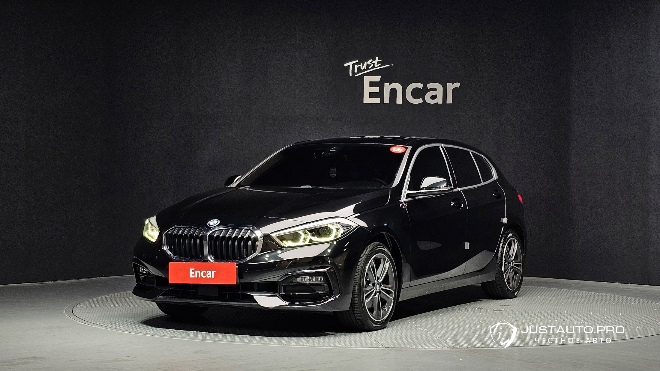 Автомобиль BMW 1-Series