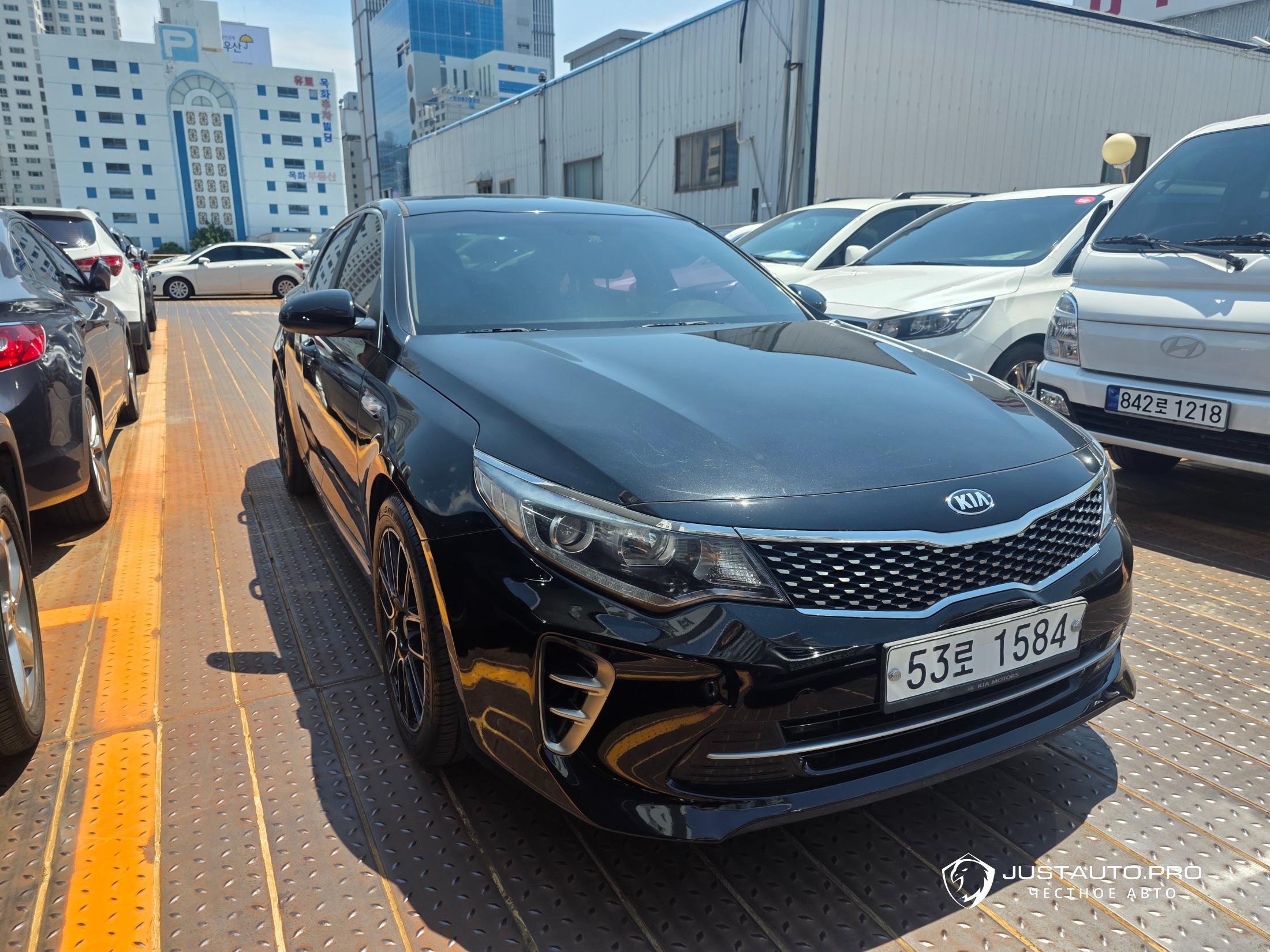 Автомобиль Kia K5