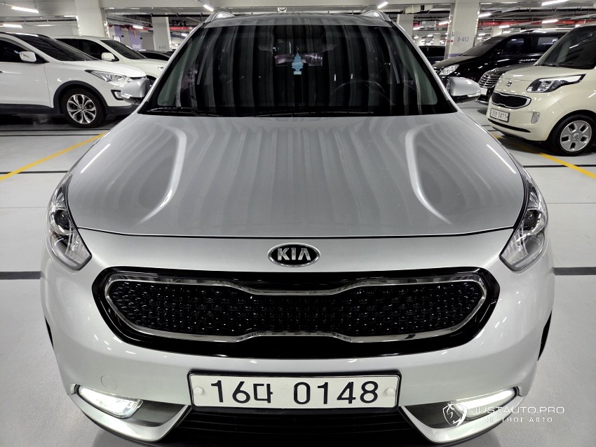 Автомобиль Kia Niro