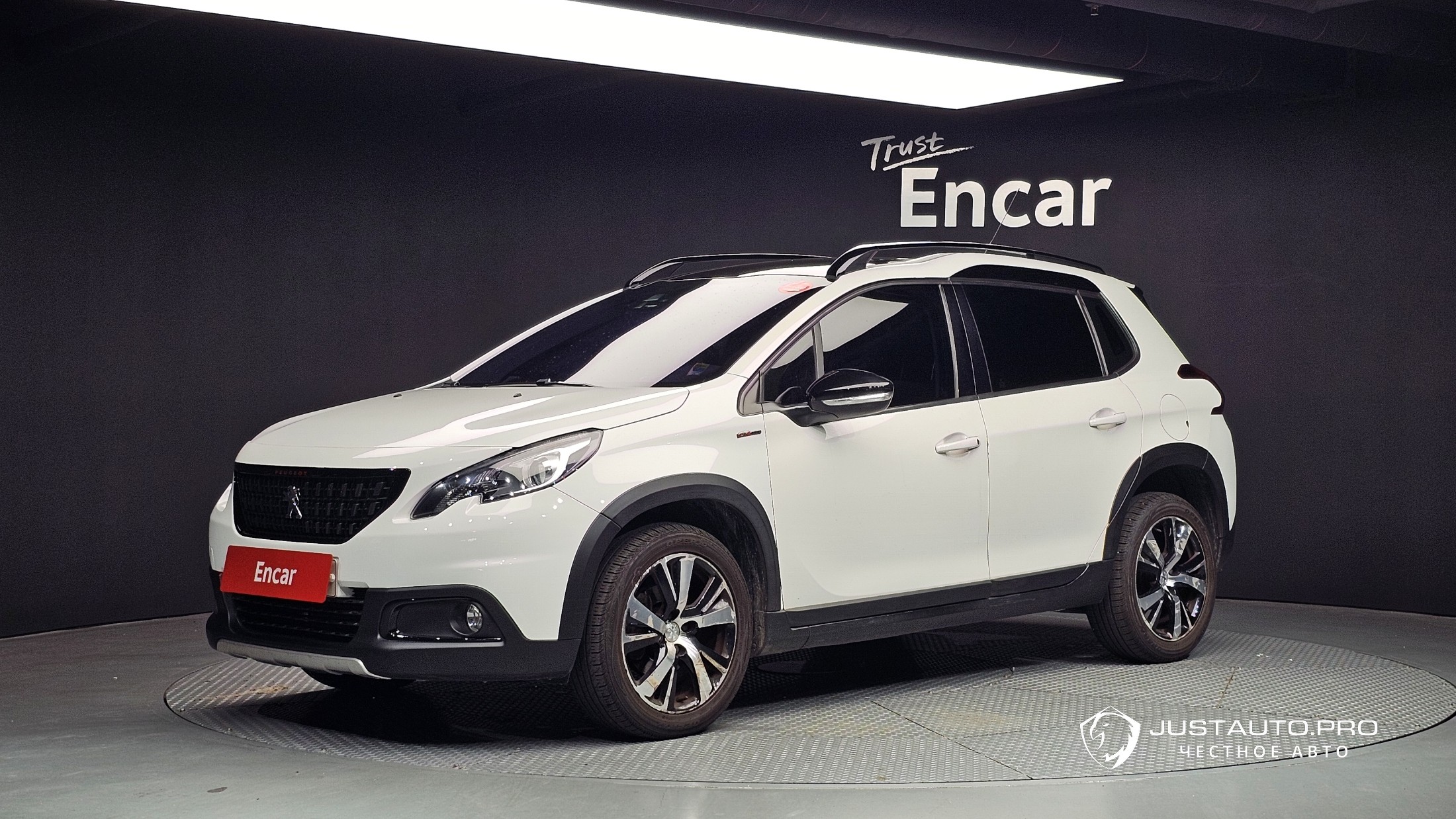 Автомобиль Peugeot 2008