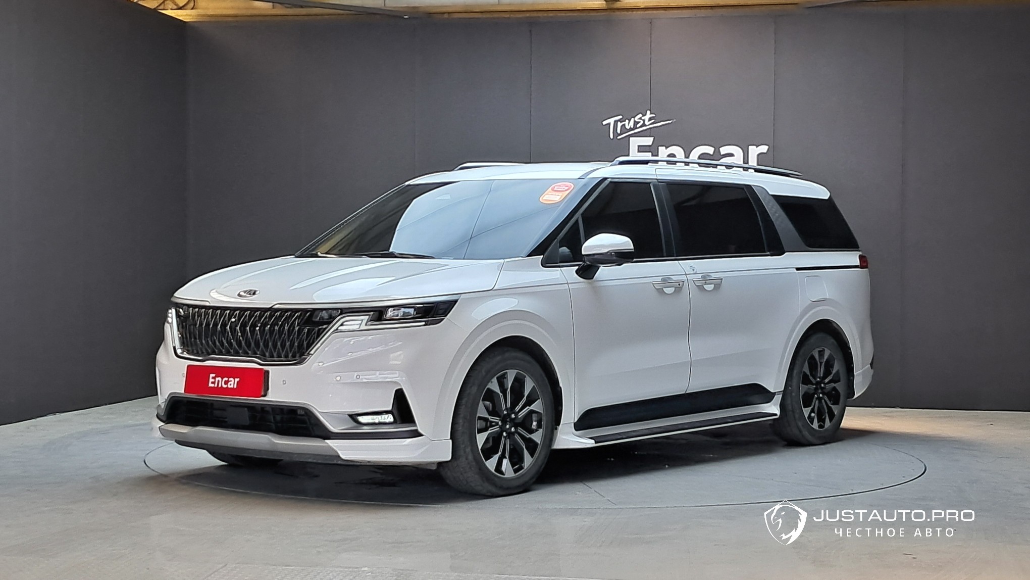 Автомобиль Kia Canival