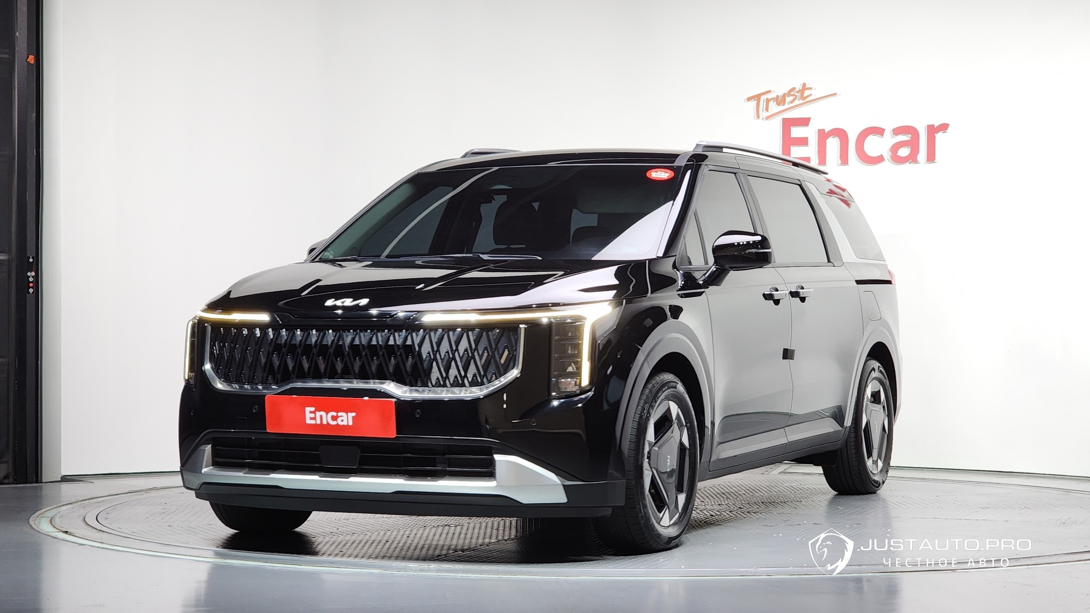 Автомобиль Kia Canival