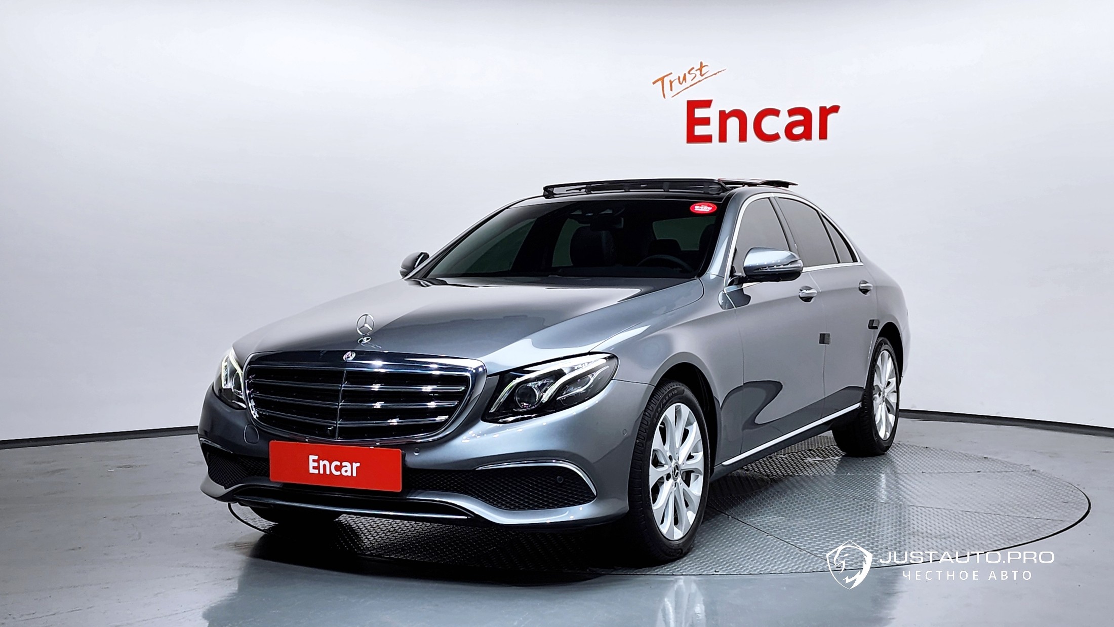 Автомобиль Mercedes-Benz E-Class