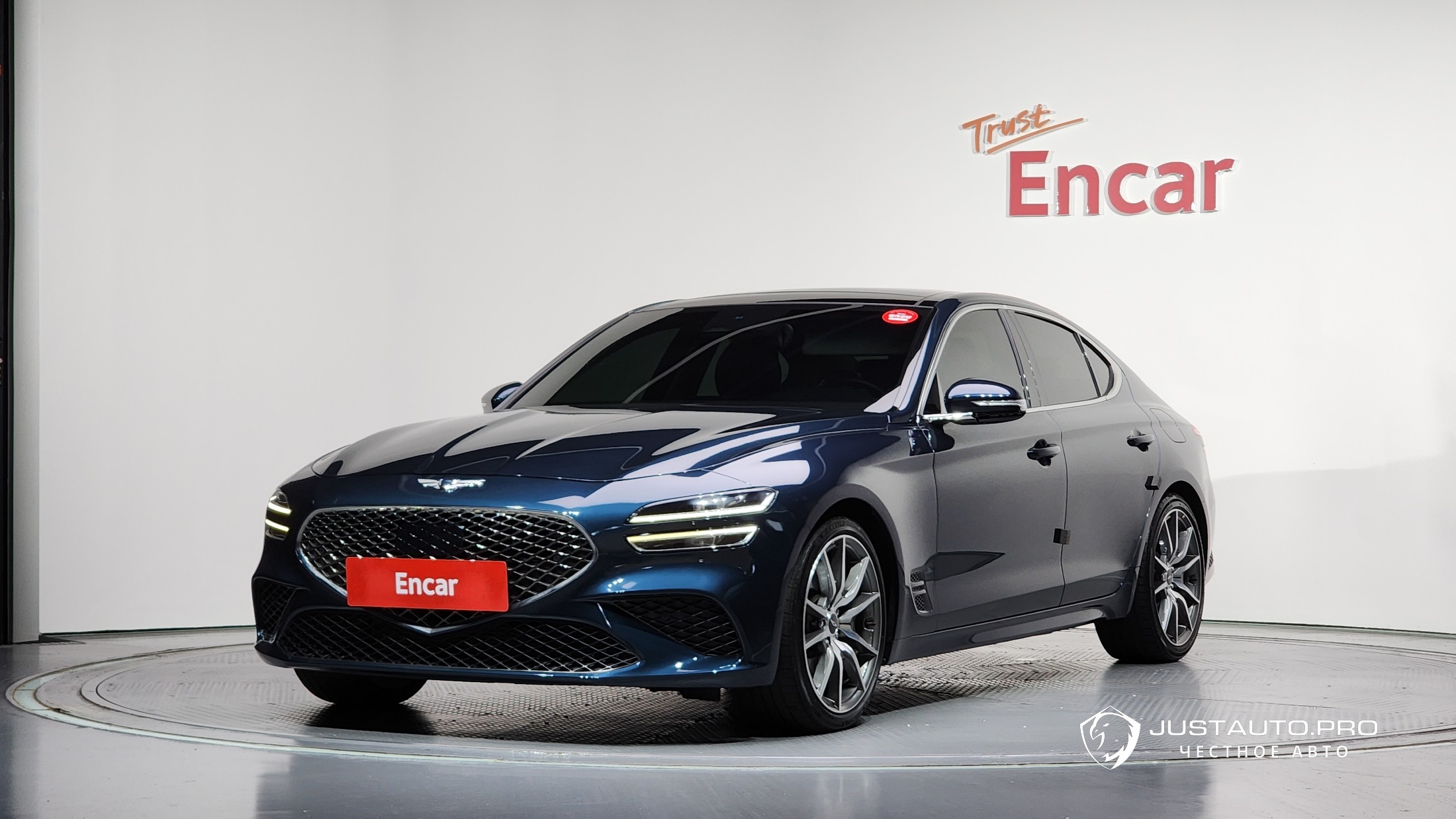 Автомобиль Genesis G70