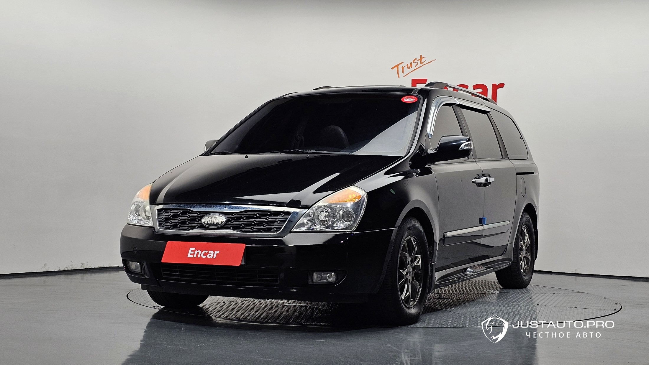 Автомобиль Kia Canival