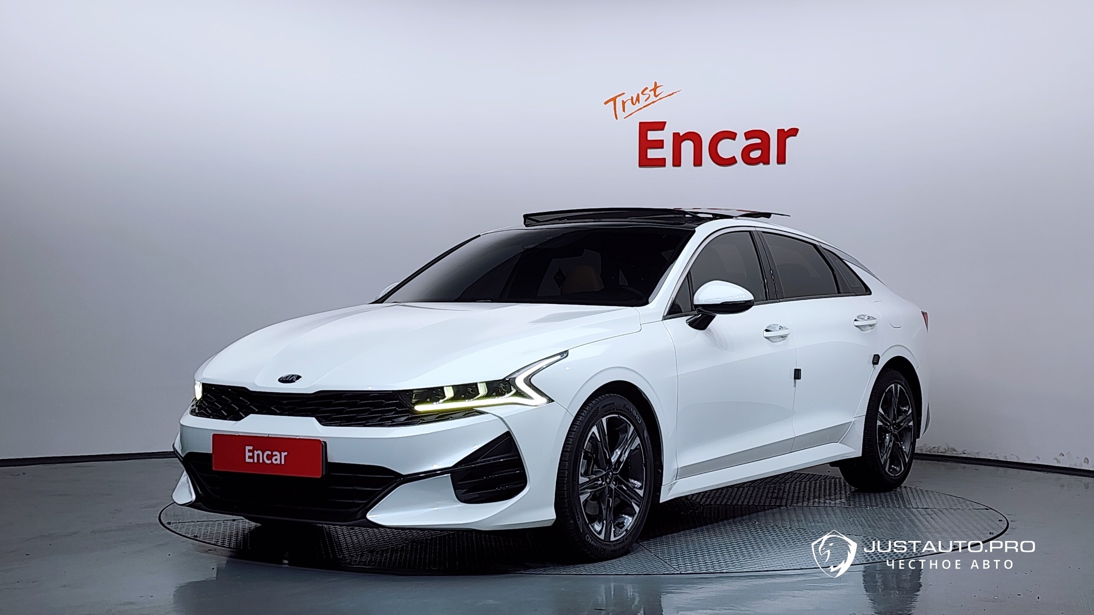 Автомобиль Kia K5