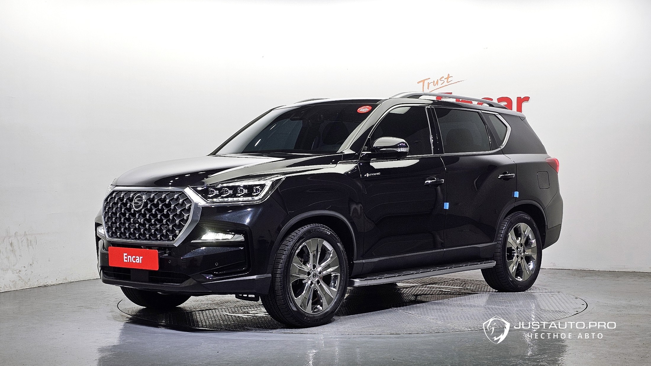 Автомобиль KG_Mobility_Ssangyong Rexton